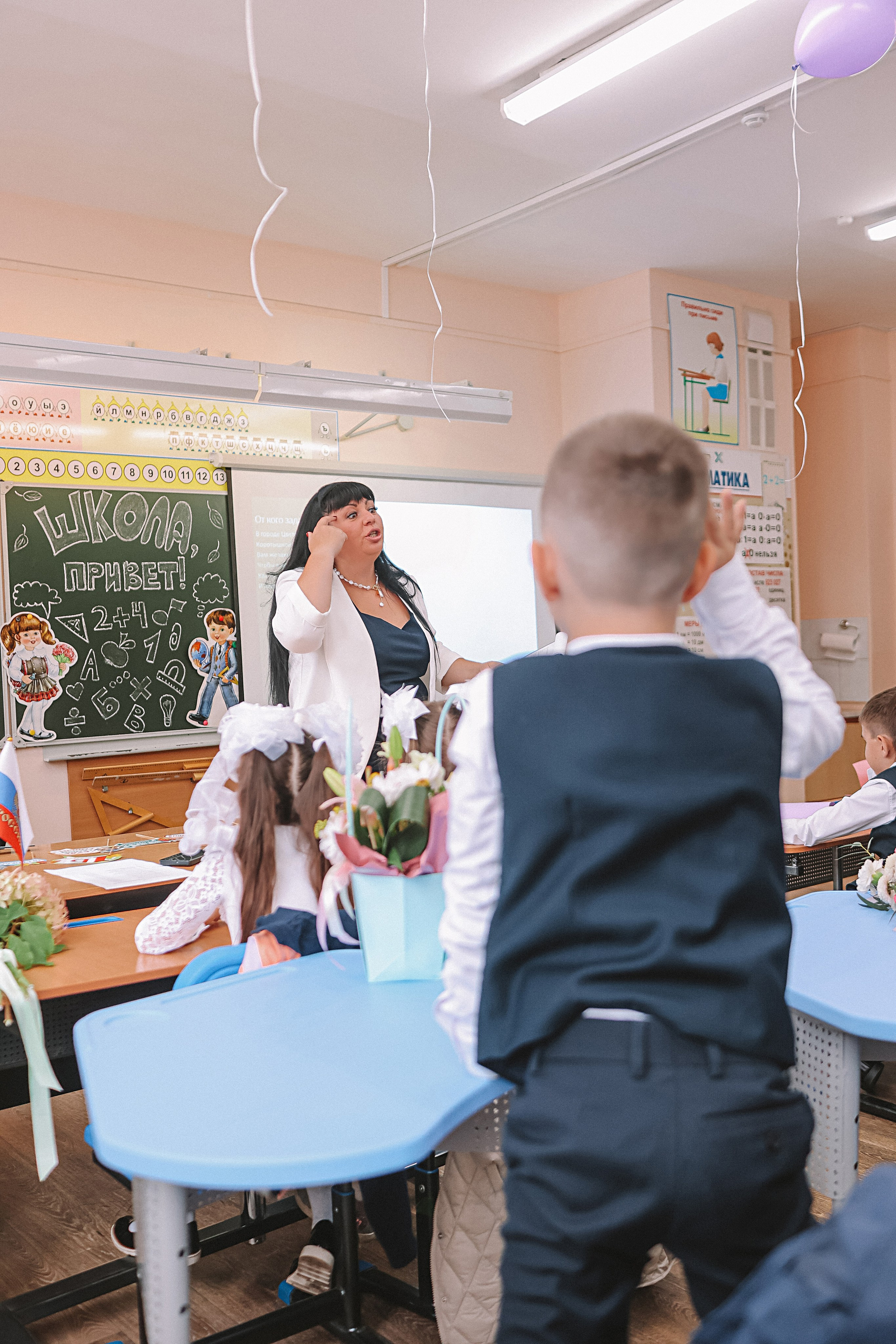 1 сентября линейка+кл час+портреты. Семейный фотограф Тюмень, фотограф на роды Салмина Мария