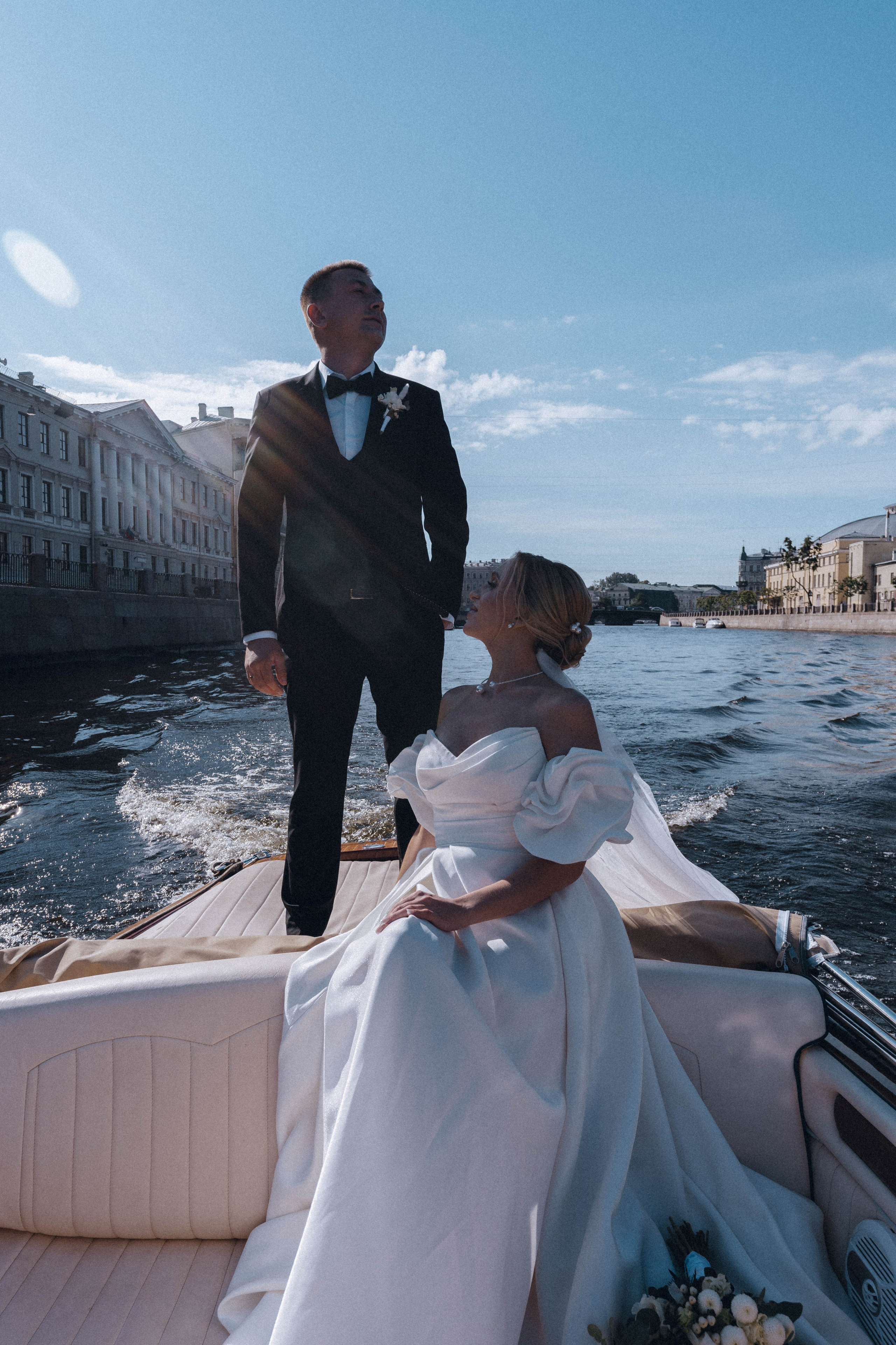 СВАДЕНБНАЯ СЬЕМКА НА КАТЕРЕ ПО КАНАЛАМ САНКТ-ПЕТЕРБУРГА И В АКВАТОРИИ НЕВЫ. Профессиональный фотограф, Санкт-Петербург — Виктория Богомолова