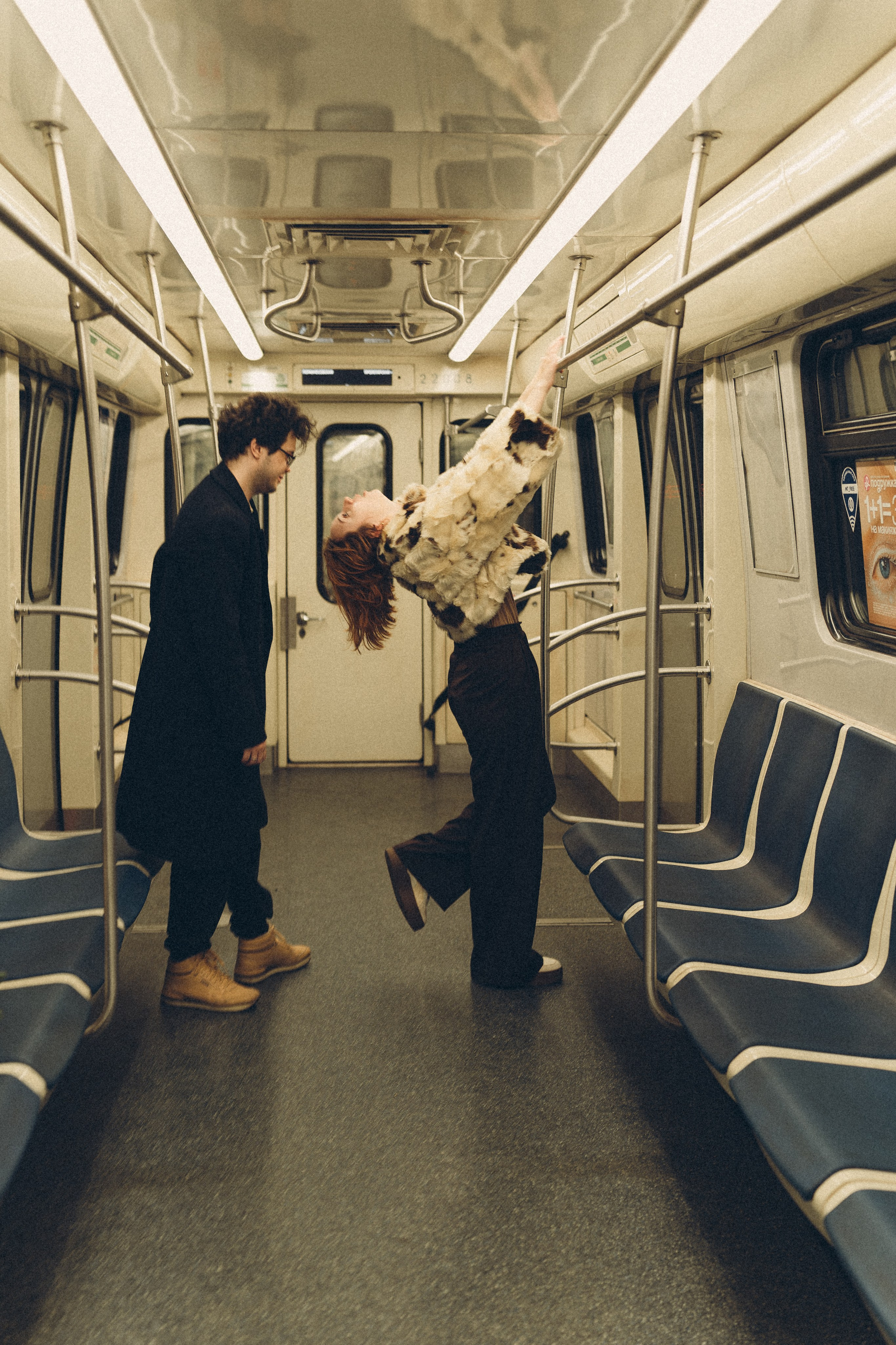 НОВОГОДНЯЯ ФОТОСЕСИИЯ ПАРЫ В МЕТРО ЛЮБОВЬ. Профессиональный фотограф, Санкт-Петербург — Виктория Богомолова