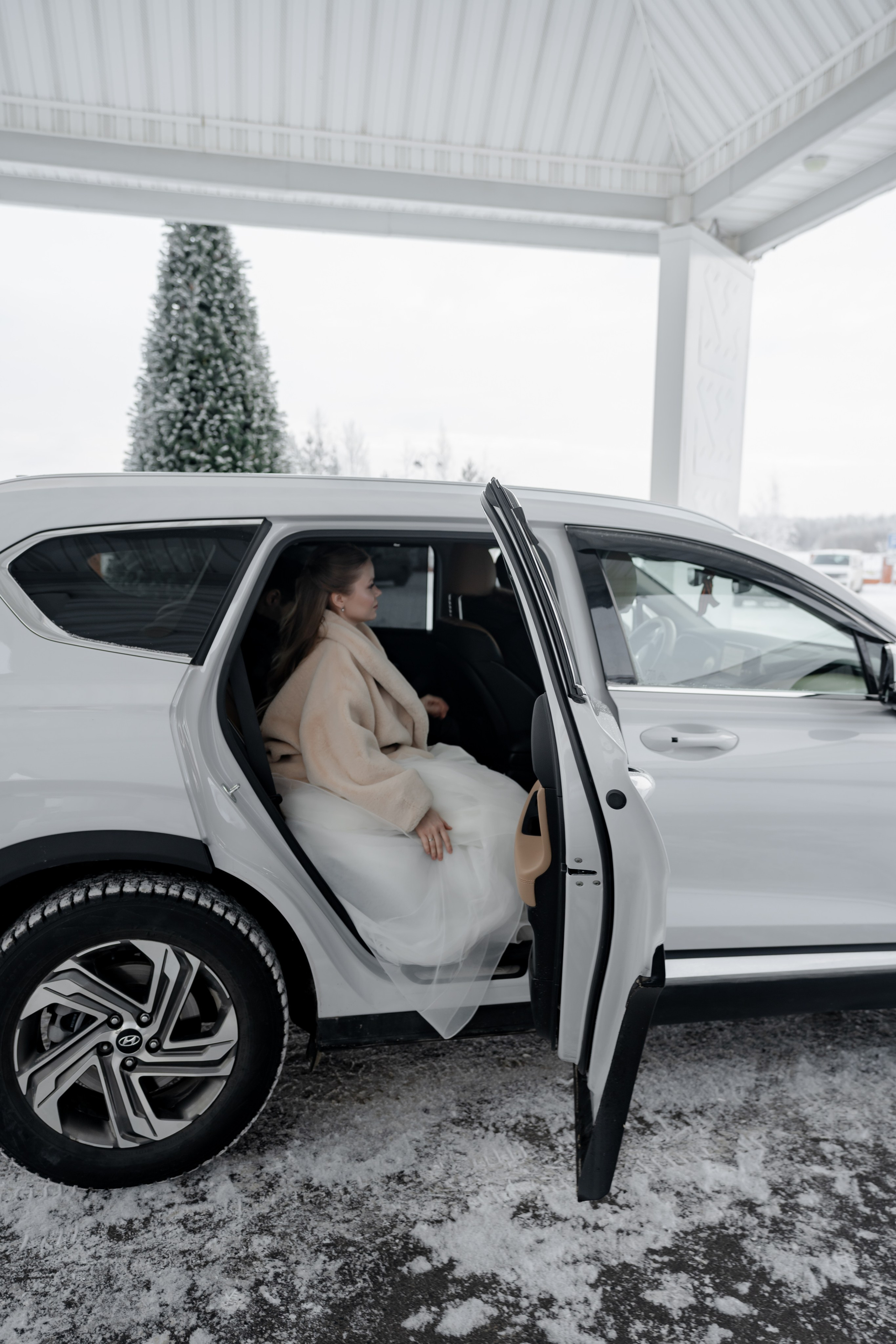 СВАДЕБНАЯ СЬЕМКА СБОРОВ В ОТЕЛЕ И ВЫЕЗД НА ЦЕРЕМОНИЮ (СНЯТО В СИБИРЕ В НИЖНЕВАРТОВСКЕ)М. Профессиональный фотограф, Санкт-Петербург — Виктория Богомолова