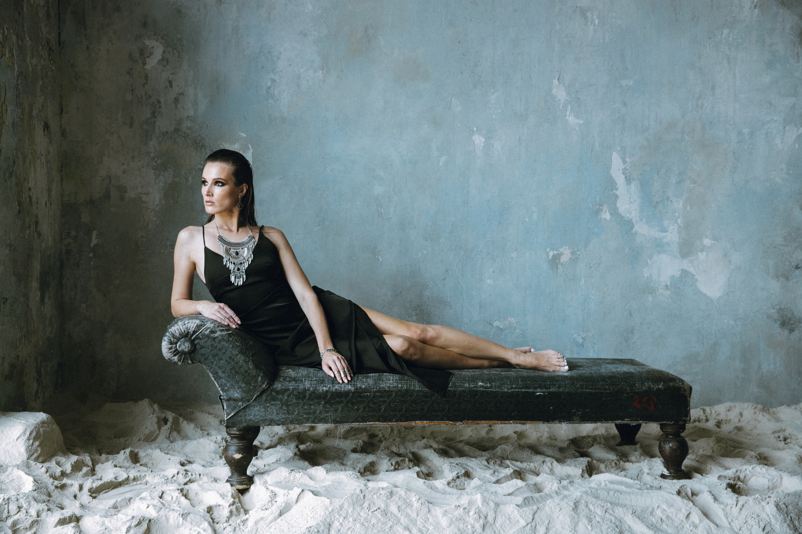 Женский портрет в студии с песком. Свадебный фотограф в Москве Элина Ларченкова. Фото, которые цепляют