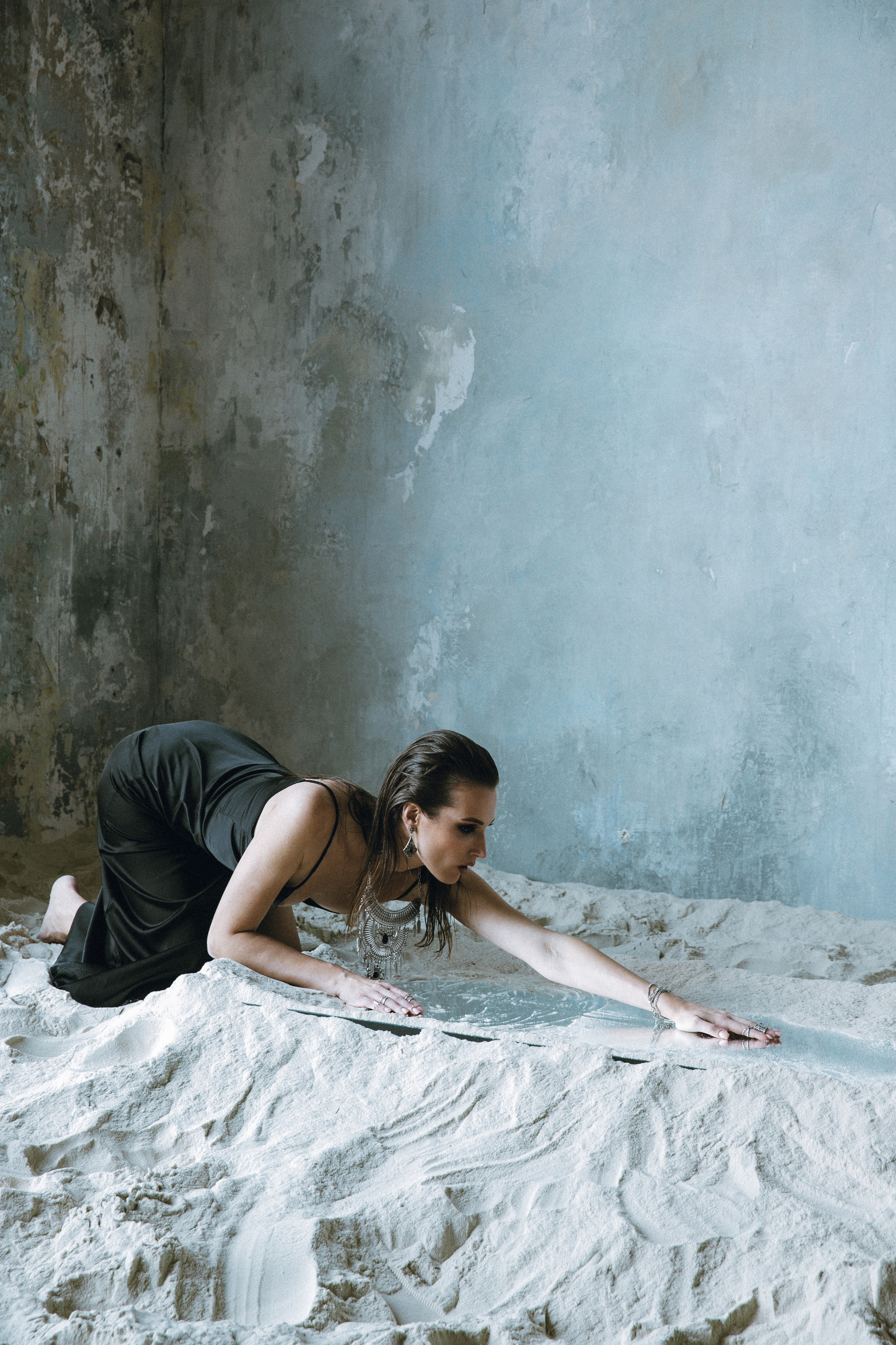 Женский портрет в студии с песком. Свадебный фотограф в Москве Элина Ларченкова. Фото, которые цепляют