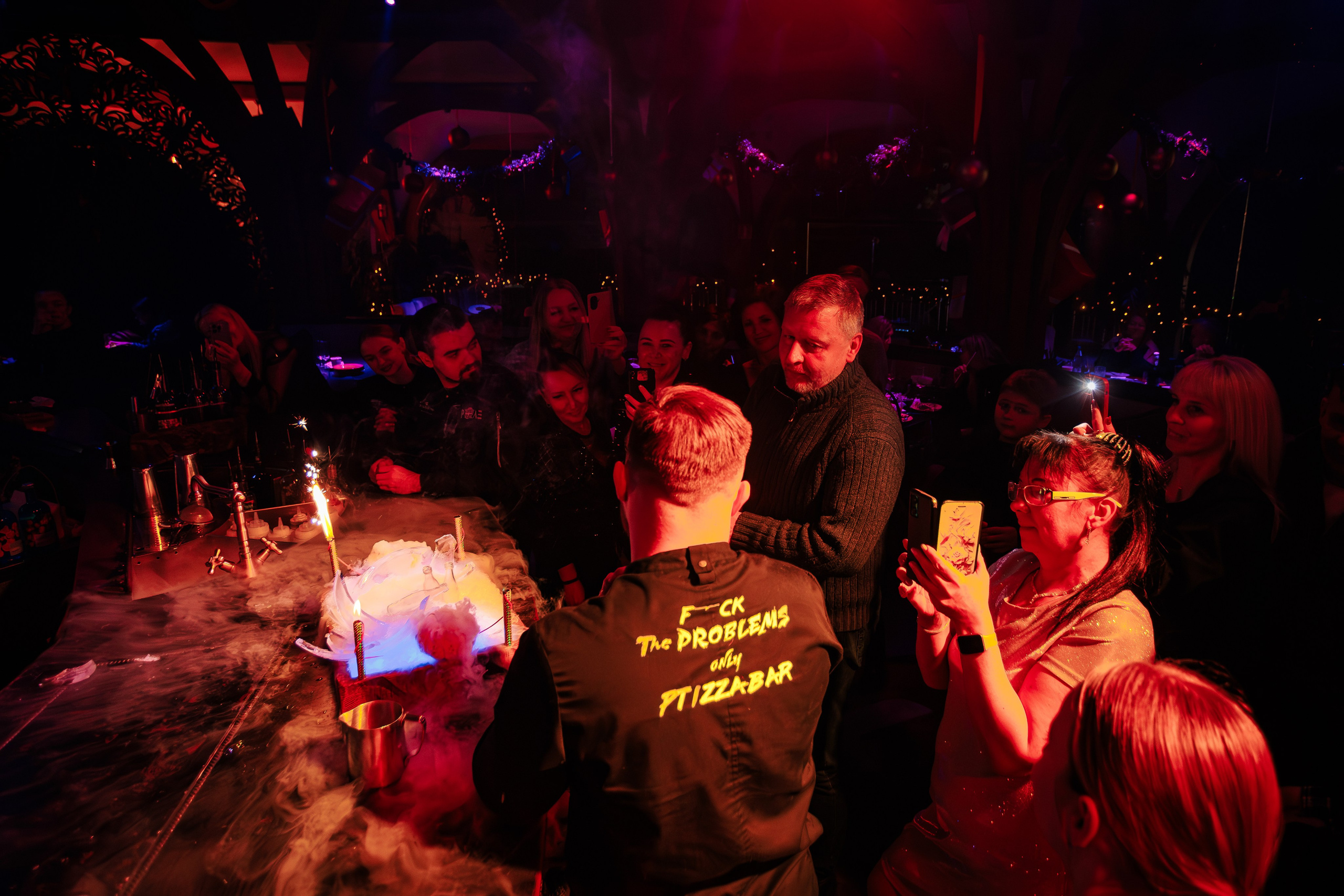 Городской корпоратив в PTIZZA_Ялта_29.12.2025. Аминов Руслан | Фотограф