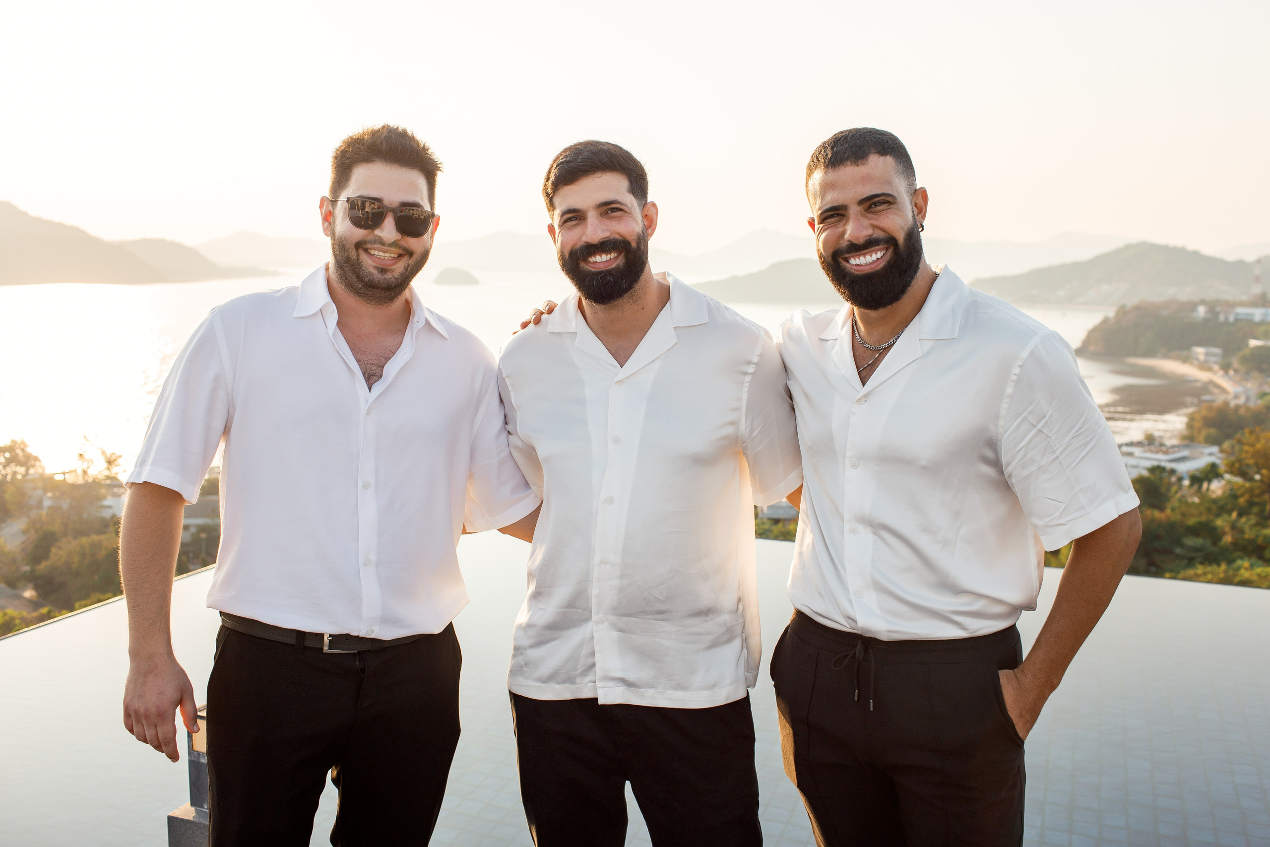 Свадьба с гостями на Пхукете. Фотограф на Пхукете в Таиланде