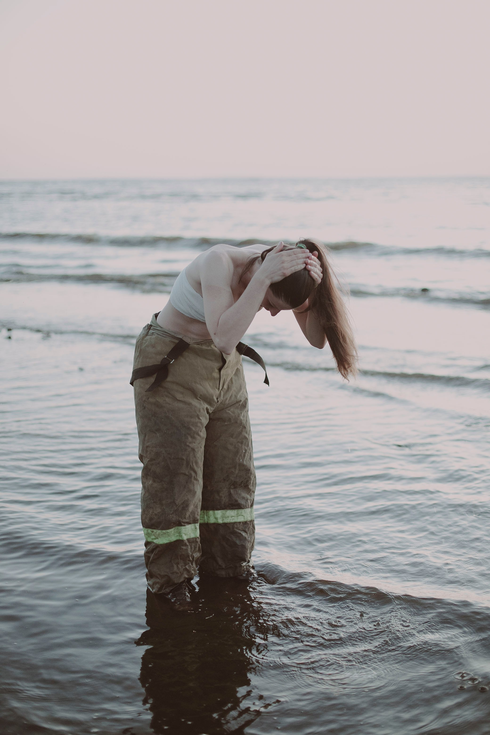 Художественная фотосессия с открытым огнем на пляже, портретный фотограф Ирина Подборская, Санкт-Петербург