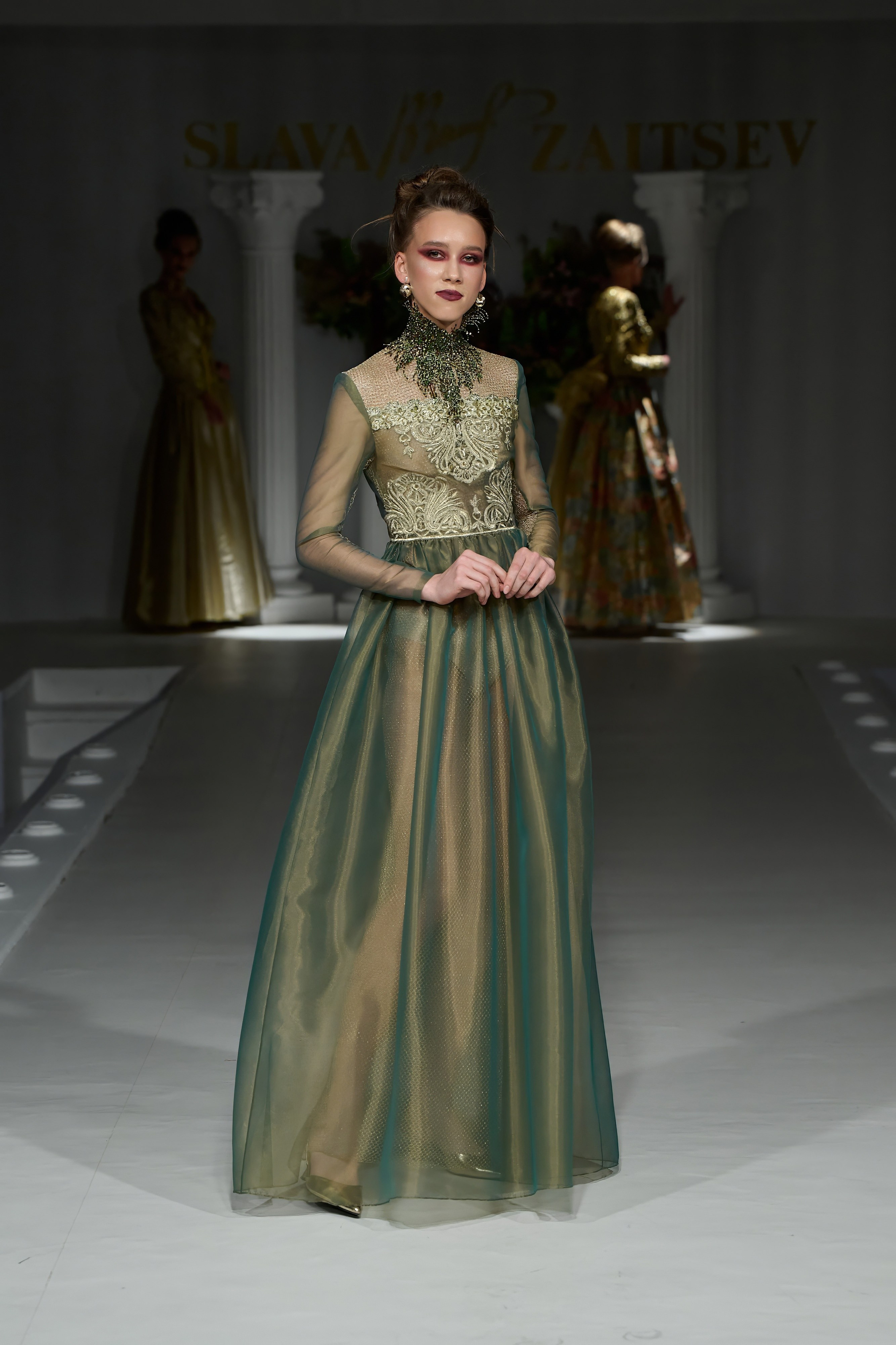 Slava&Yegor Zaitsevs. Показ-спектакль «Воспоминание». 21 июня 2025. Дима Бабушкин. Фотограф. Подиум. Репортаж. Творчество. Дорого