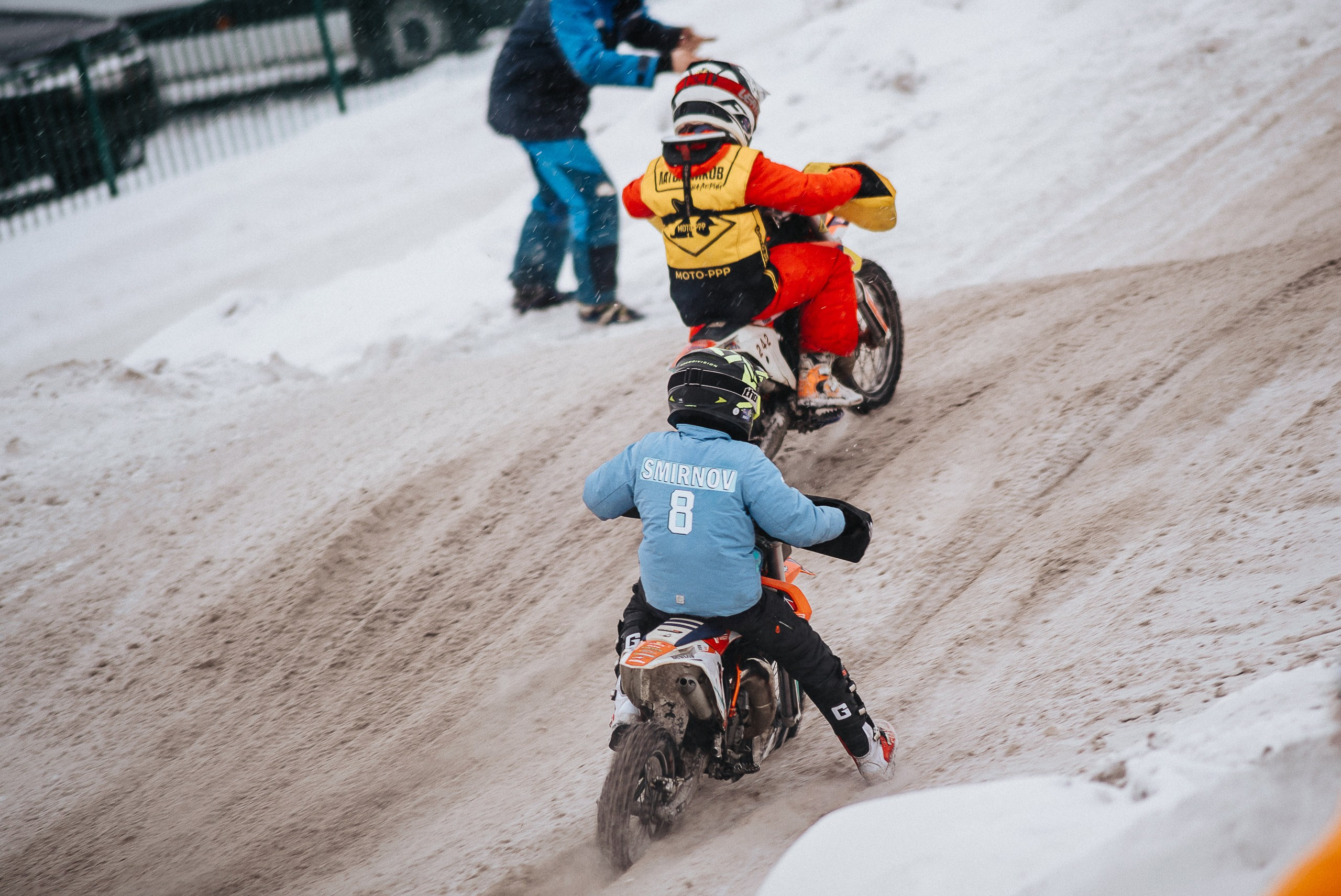 29.12.2024 — Праздничная тренировка на мотоциклетной трассе Люскус. Репортажный фотограф в Кемерово