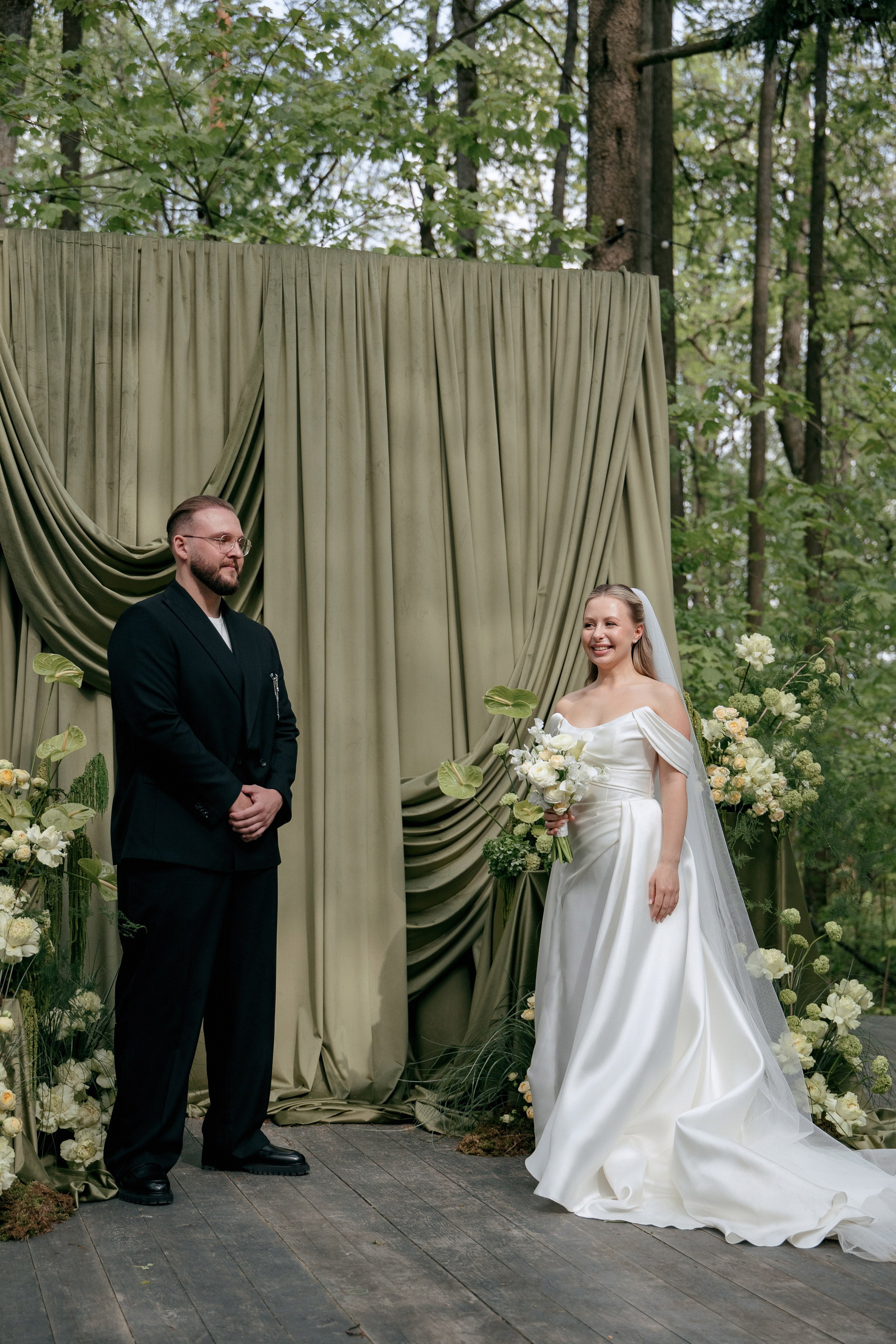 ЛЕС Event House выездная регистрация и свадебный банкет на площадке ЛЕС. Свадебный фотограф Москва