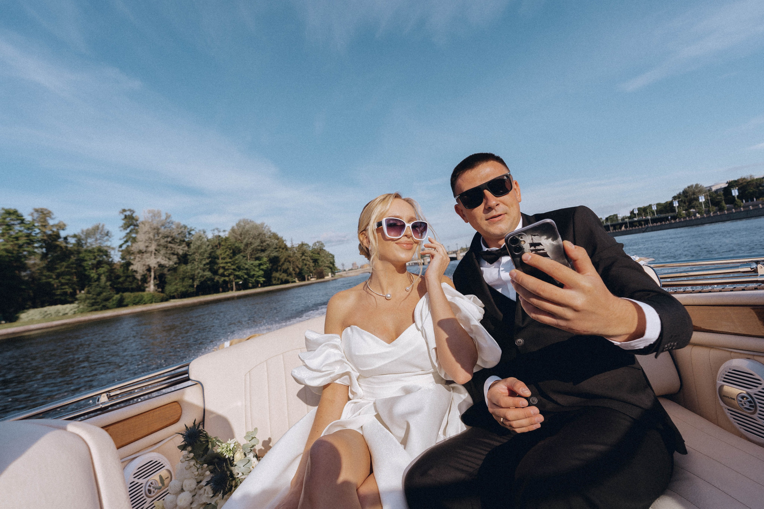 СВАДЕНБНАЯ СЬЕМКА НА КАТЕРЕ ПО КАНАЛАМ САНКТ-ПЕТЕРБУРГА И В АКВАТОРИИ НЕВЫ. Профессиональный фотограф, Санкт-Петербург — Виктория Богомолова