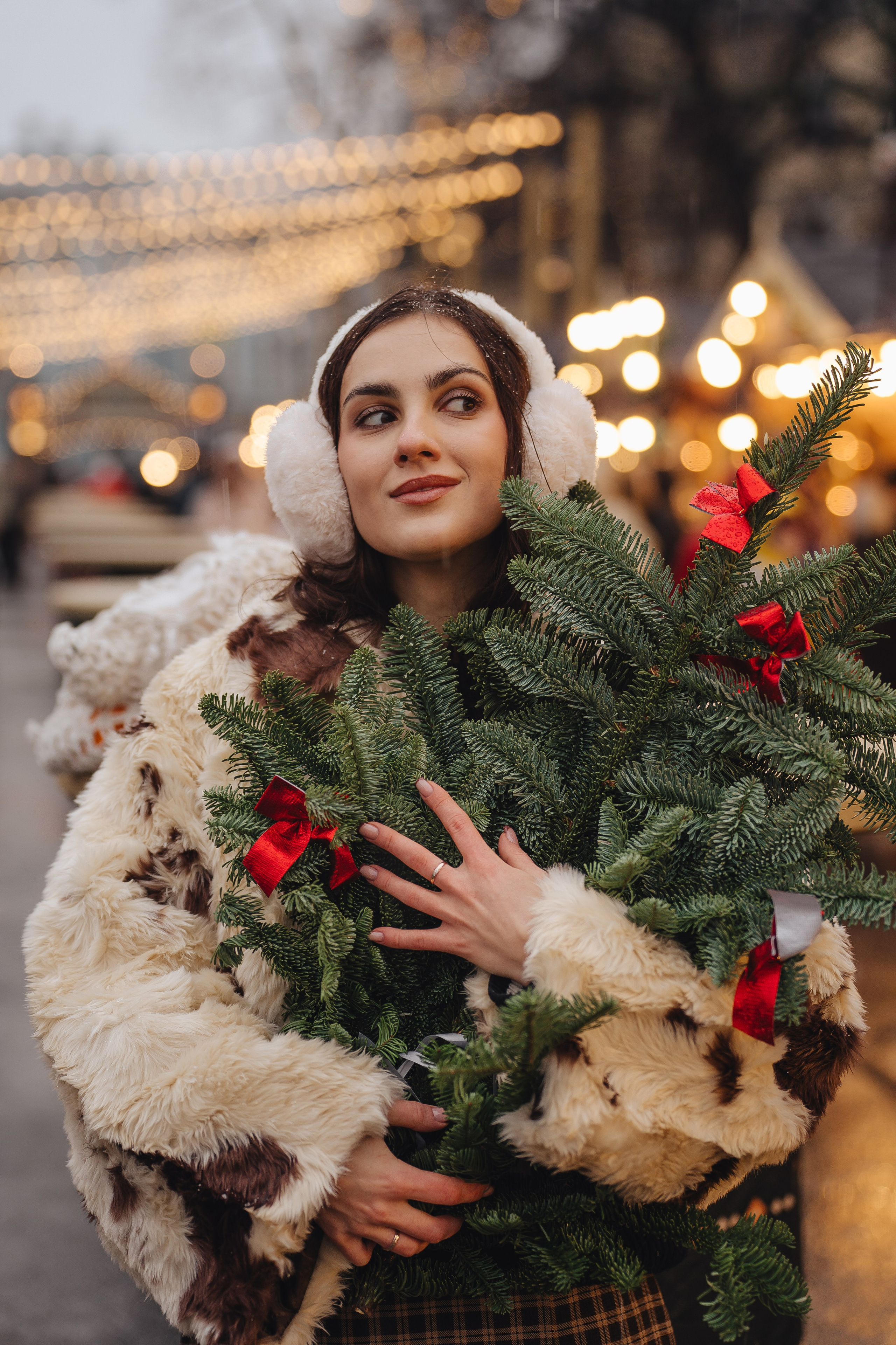 ПРОГУЛКА НА МАНЕЖНОЙ ПЛОЩАДИ ДЛЯ ДЕВУШКИ ПЕРЕД НОВЫМ ГОДОМ (НОВОГОДНЯЯ ФОТОСЕССИИЯ НА МАНЕЖНОЙ ПЛОЩАДИ). Профессиональный фотограф, Санкт-Петербург — Виктория Богомолова