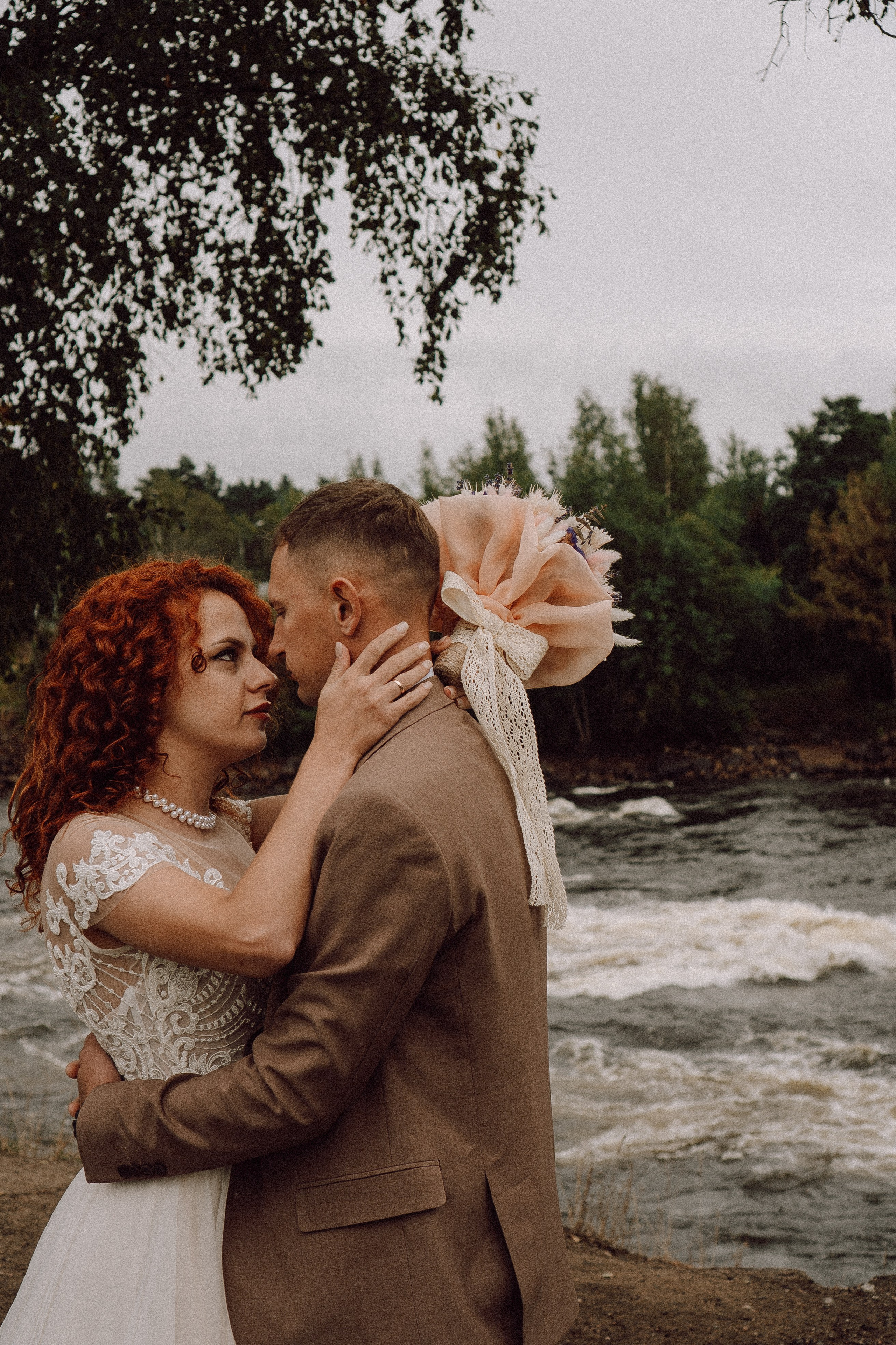 СВАДЕБНАЯ ФОТОСЕССИИЯ ПАРЫ В ГОРОДЕ ПРИОЗЕРСК В СОСНОВОМ ЛЕСУ И С ПИКАПОМ. Профессиональный фотограф, Санкт-Петербург — Виктория Богомолова