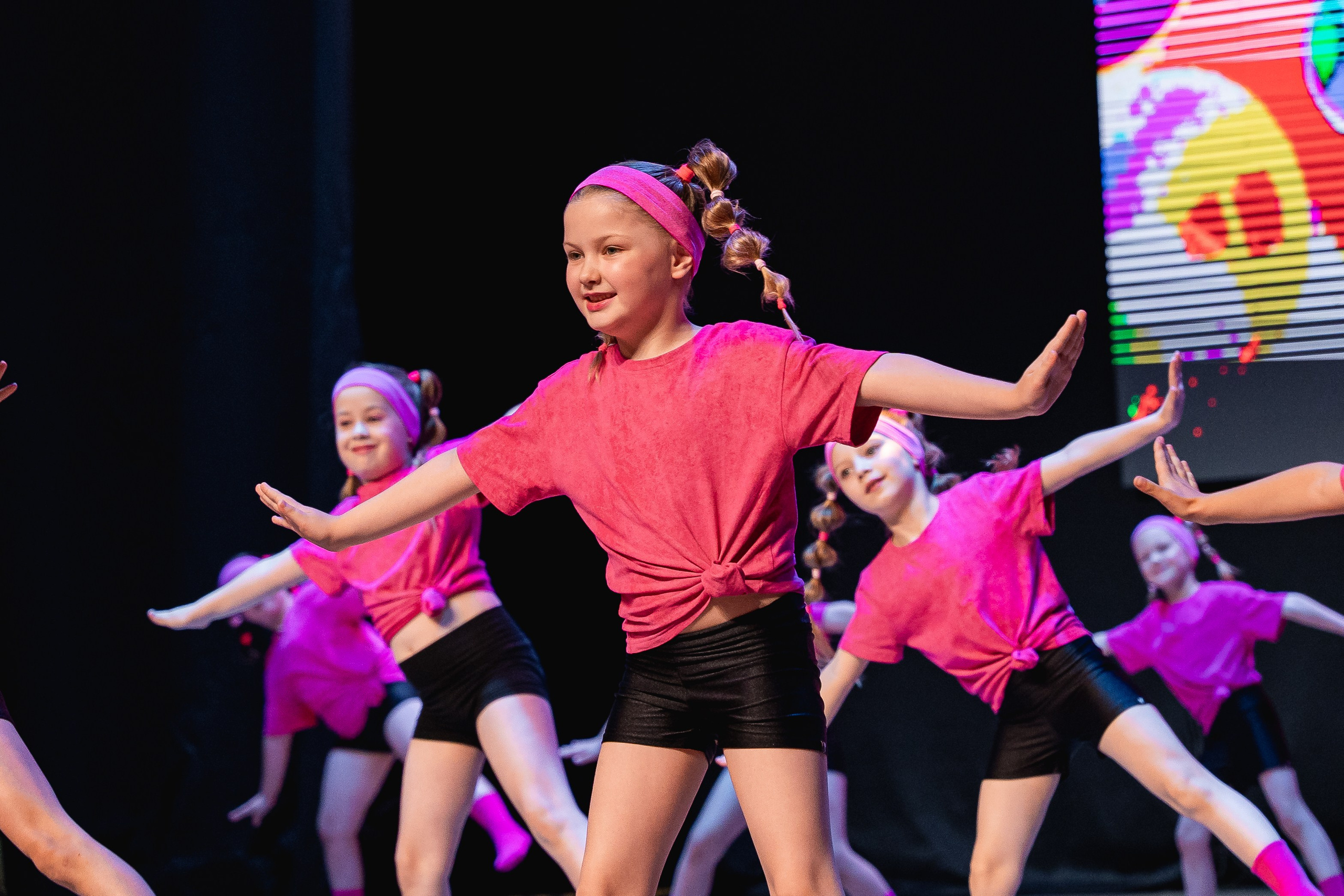 Отчётный концерт танцевально-спортивного клуба «PULSE». Портретный и репортажный фотограф в Воронеже: Анастасия Пузикова