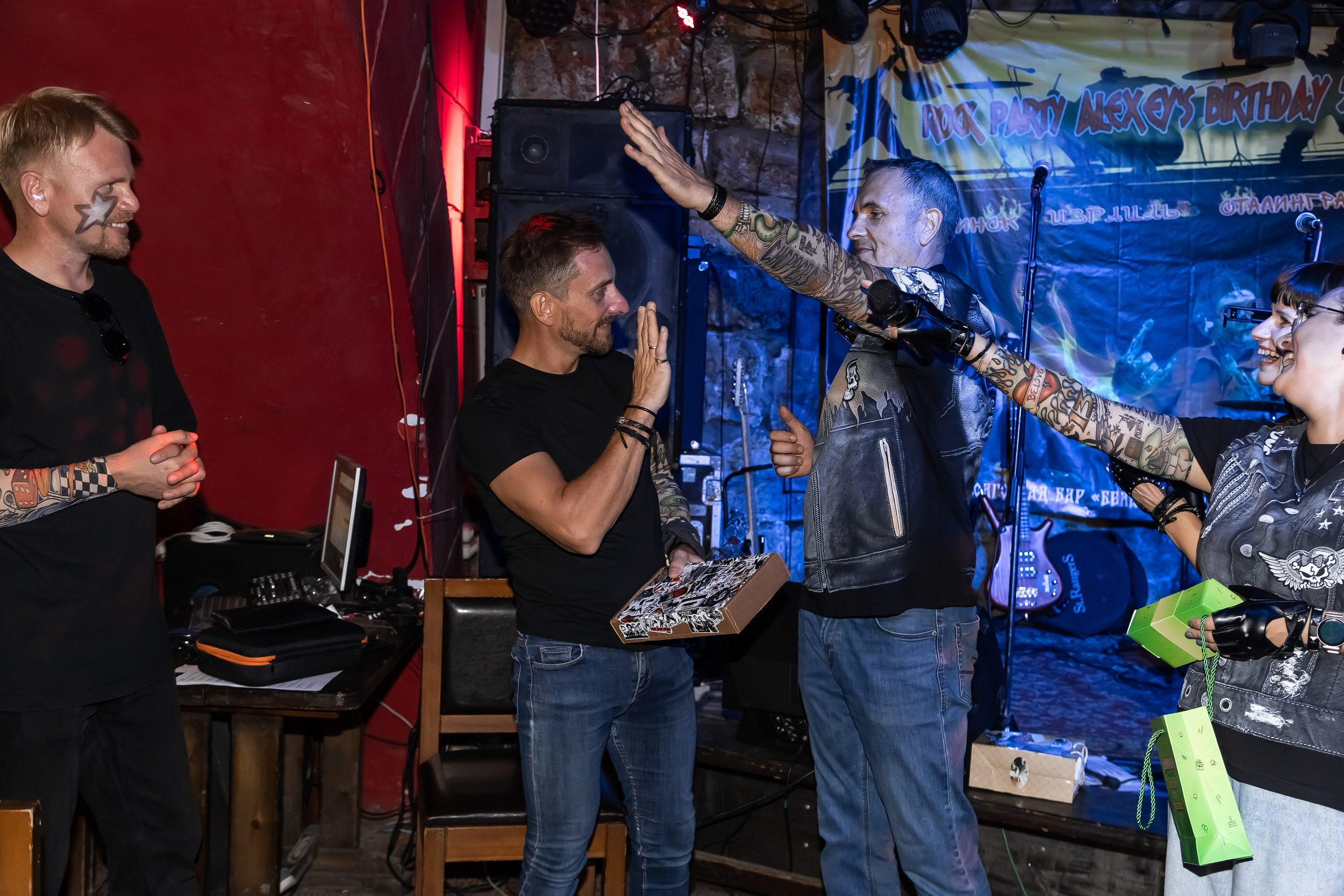 День Рождения Алексея в баре «Белая Лошадь». Фотограф в Волгограде Норченко Светлана