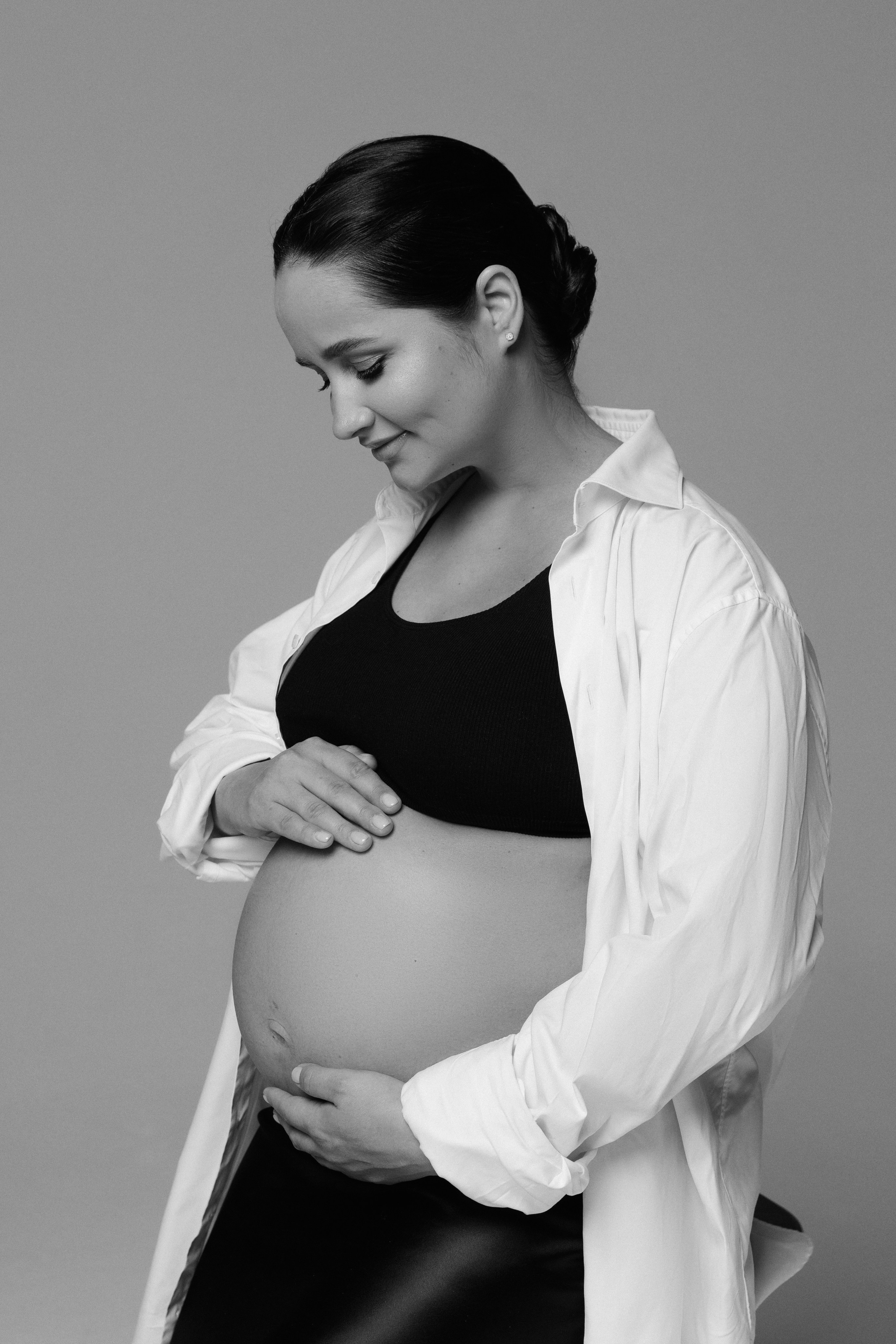 фотосессия Беременности лучший подарок для пары красиво показать животик и запечатлеть такой нежный момент 