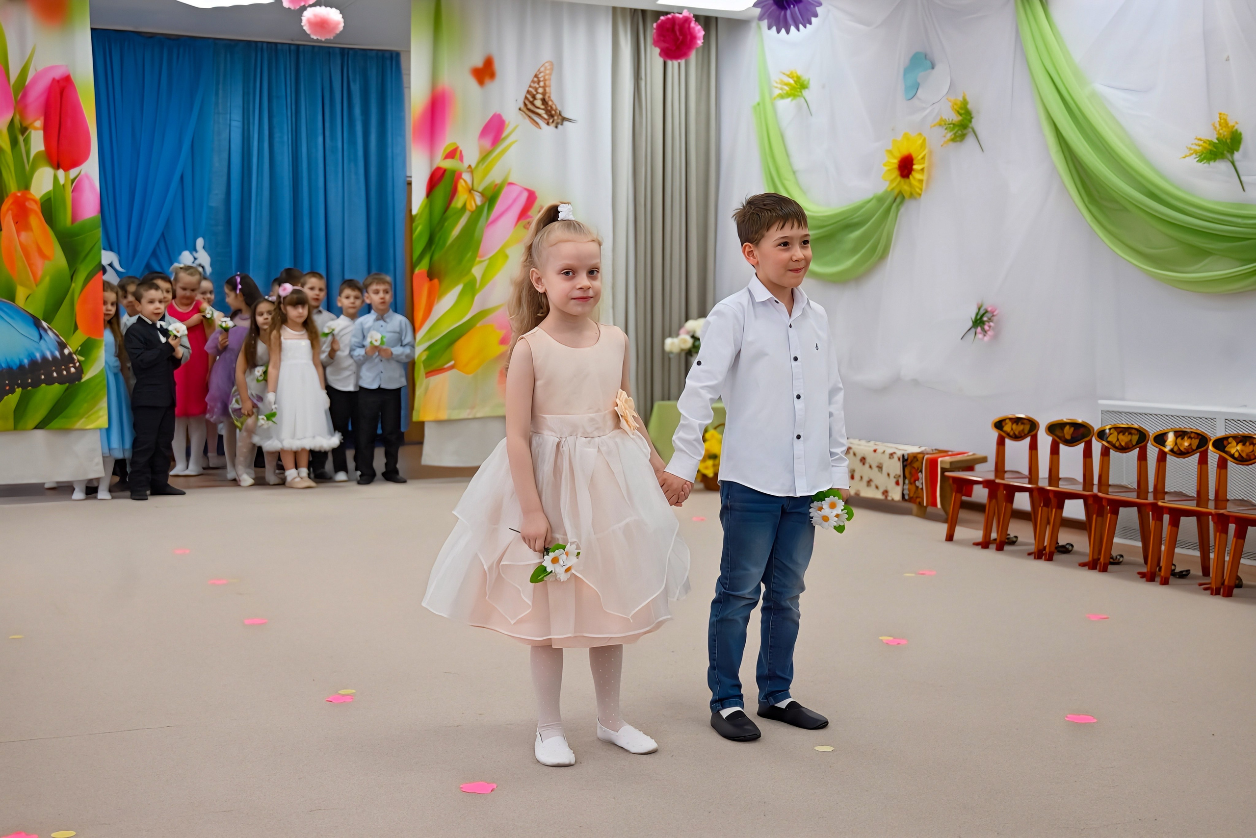 Праздник в группе Цветик семицветик. Семейный и детский фотограф Москва