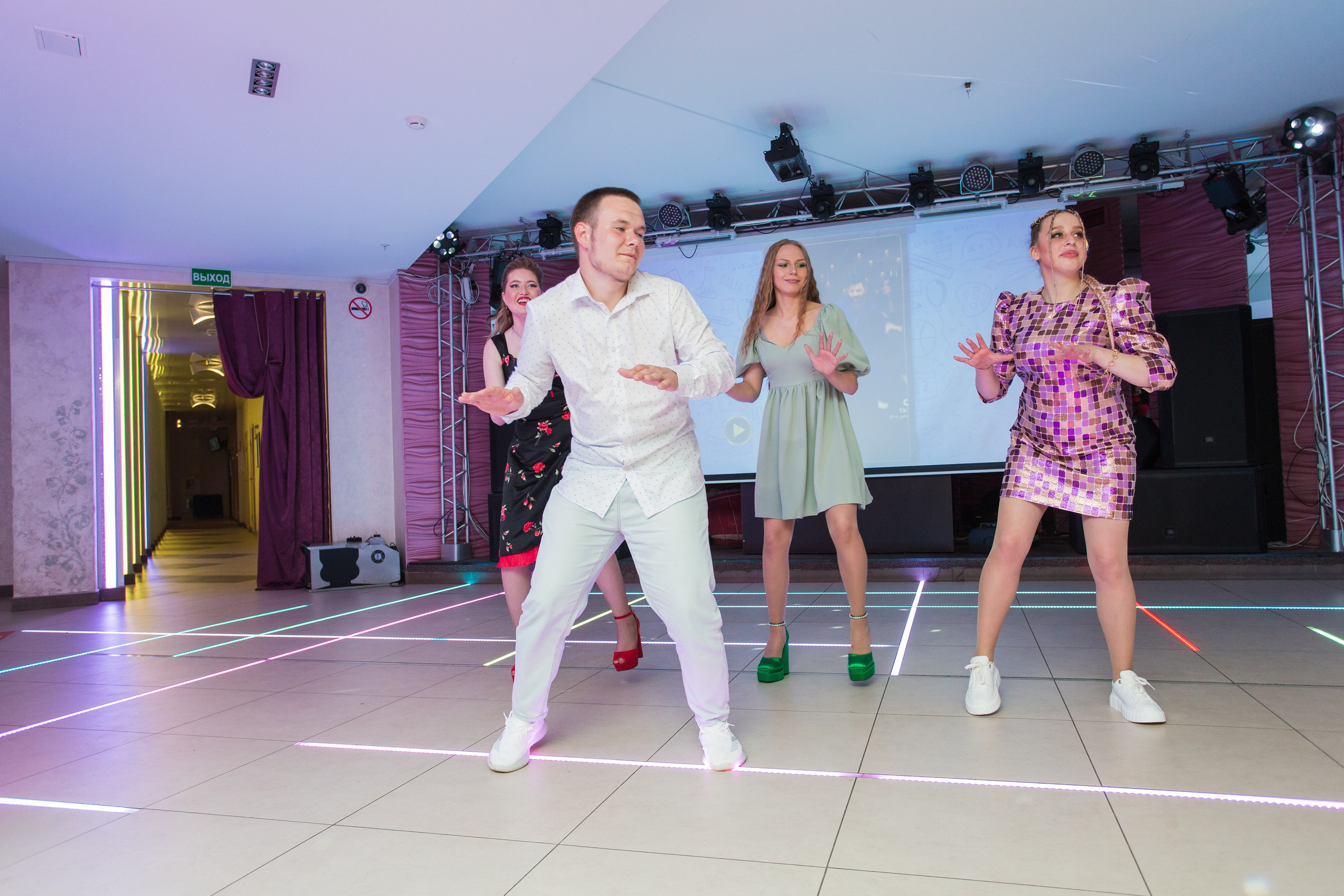 Выпускные старшая школа. Фотограф Южно-Сахалинск