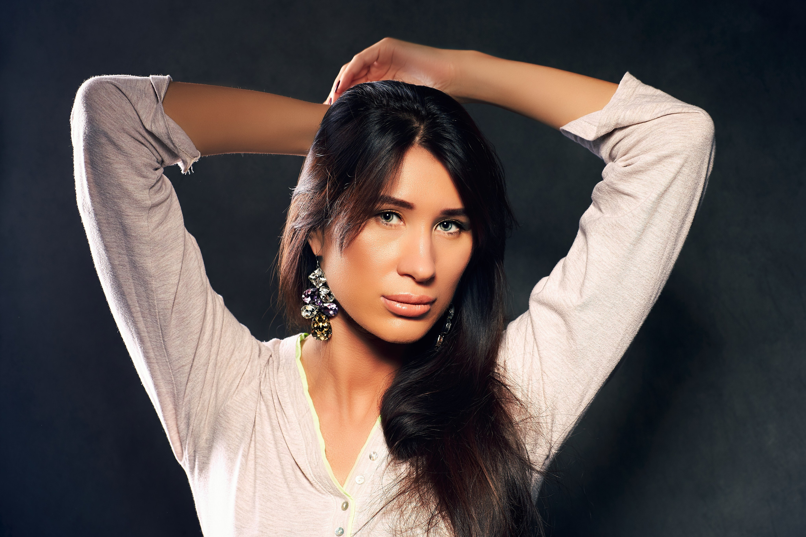 Все виды и любой сложности: Стрижки, Колористика, Укладки, Вечерние прически. DMITRY MOISEENKO — фотограф, художник, топ-стилист