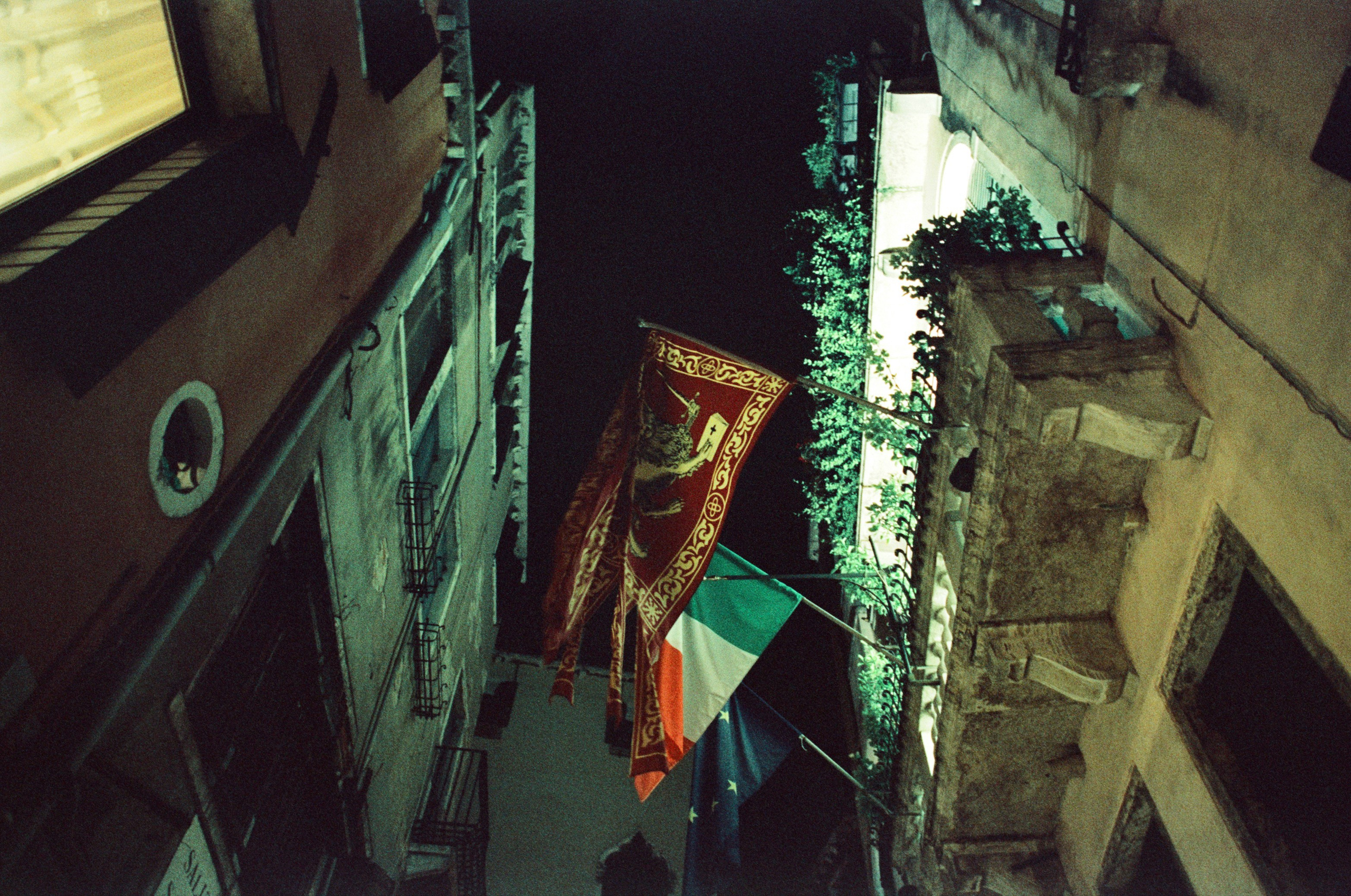 Lasciami stare // italy, venice. EVER EXPOSED