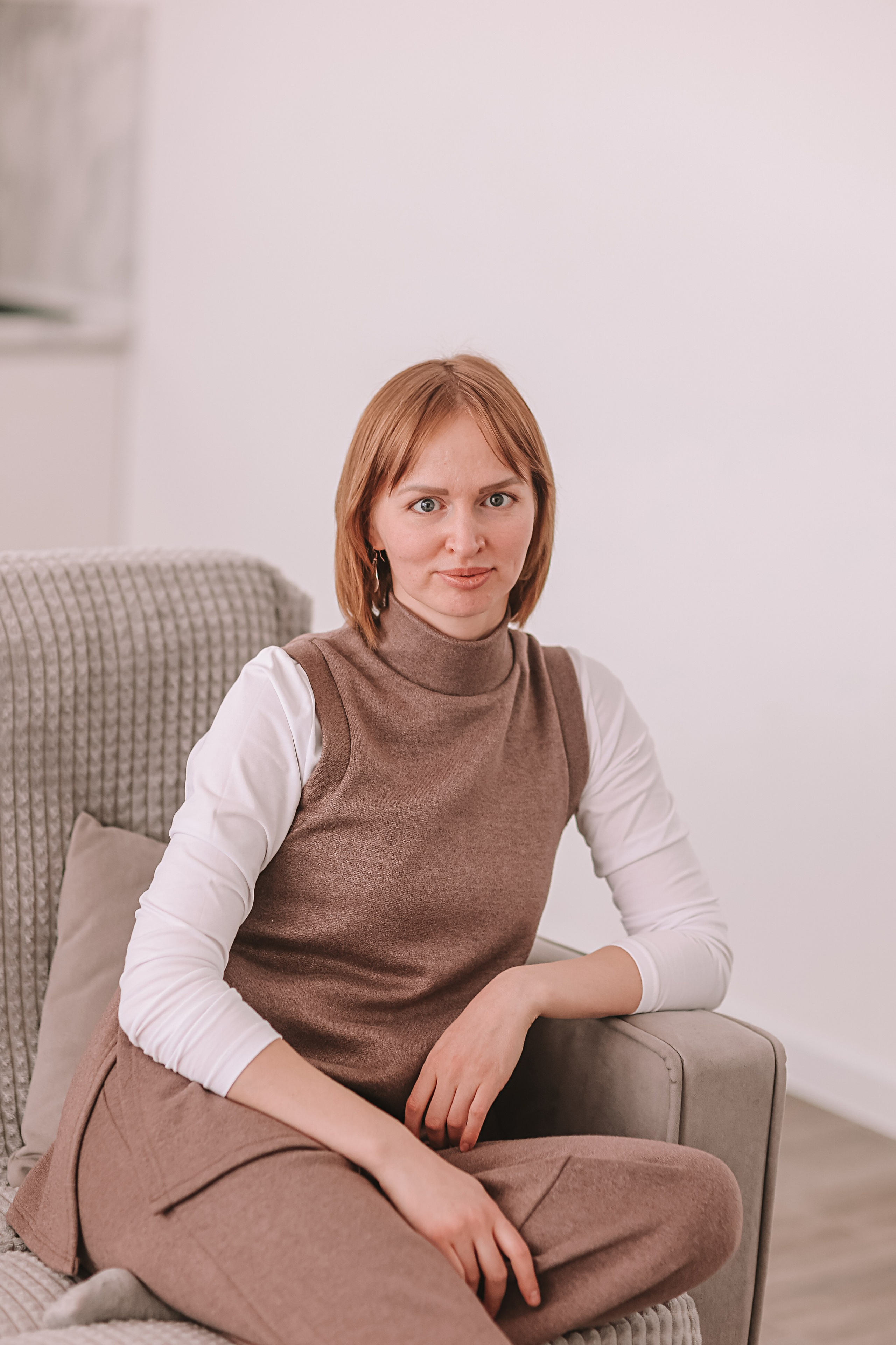 Семейная в домике (репортаж). Семейный фотограф Тюмень, фотограф на роды Салмина Мария