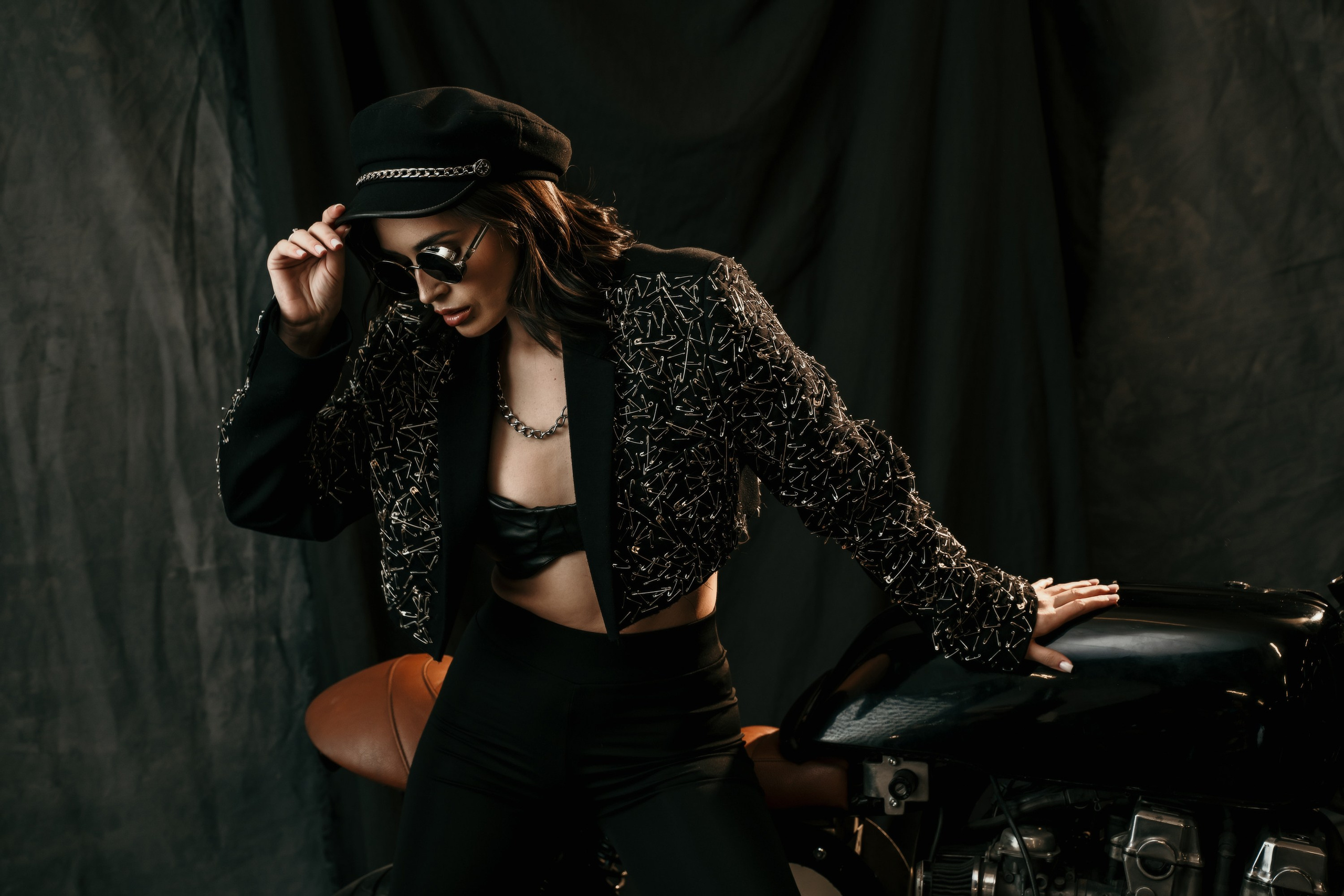 Фотосессия на мотоцикле в Санкт-Петербурге. Свадебный, семейный, портретный, репортажный фотограф в Санкт-Петербурге