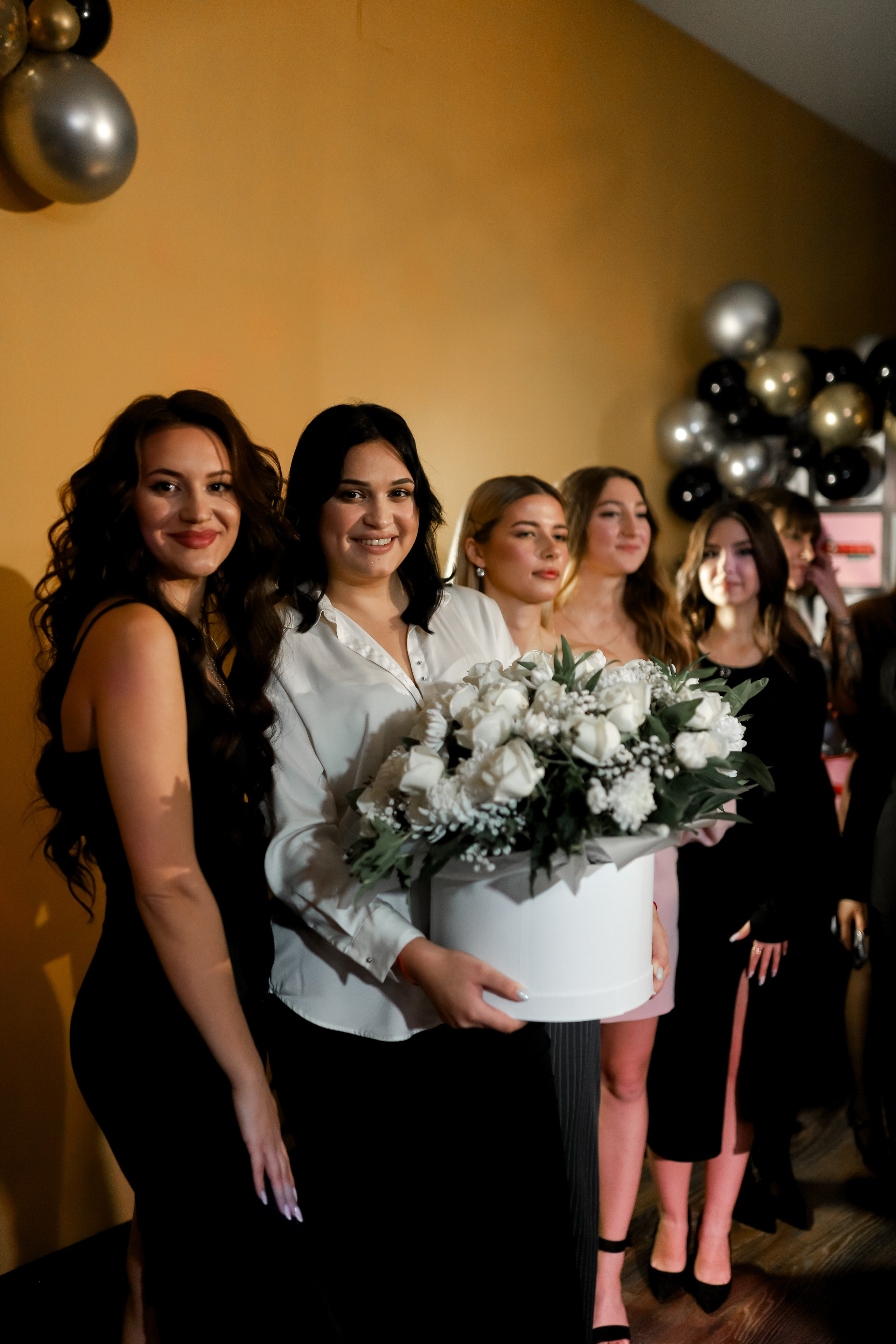 BARBARIS — День Рождения салона красоты