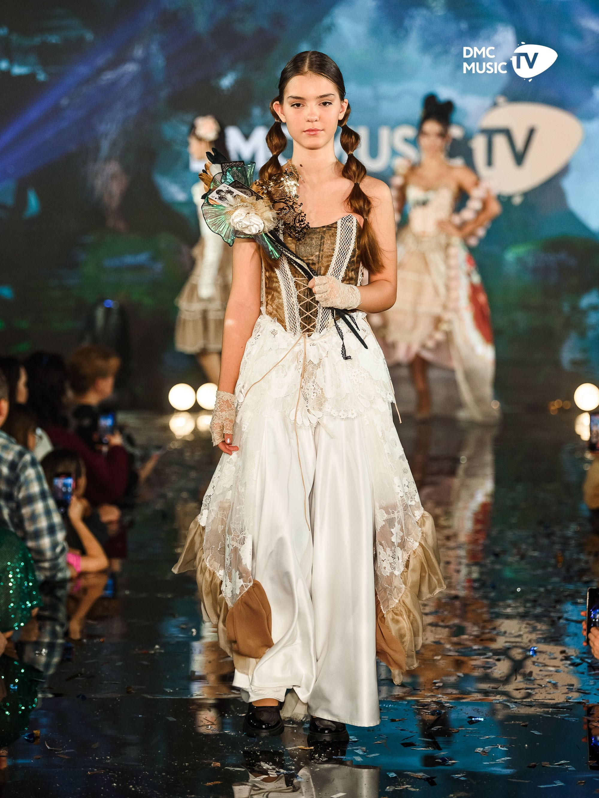 Новогодняя ночь 2025 на DMC MUSIC TV. Студия видео производства DMC MEDIA