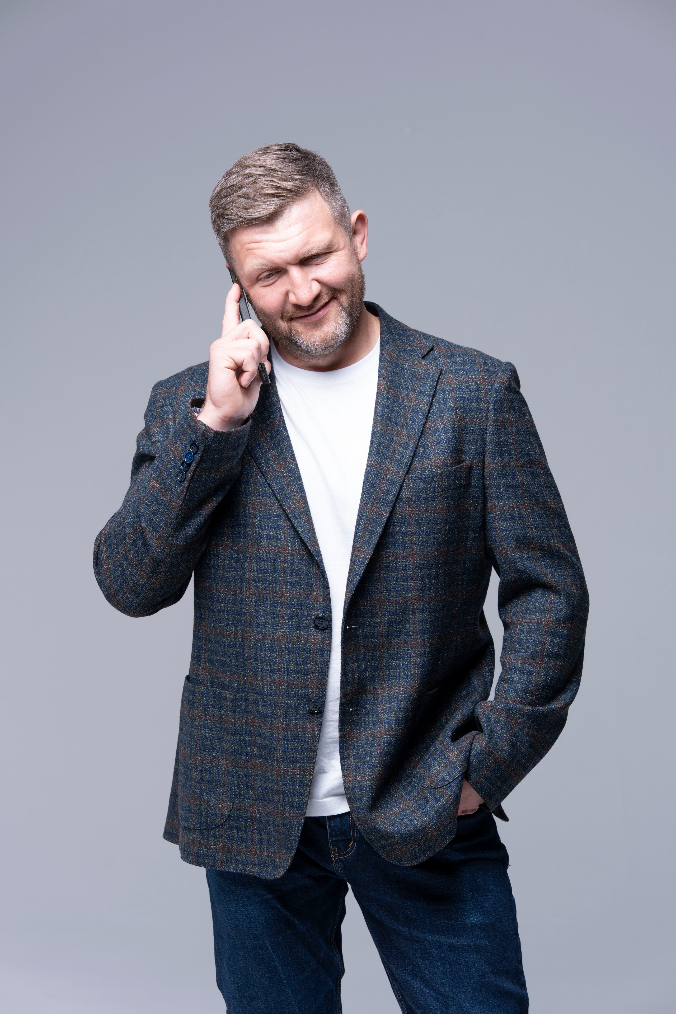 Артем. Владелец компании по производству пластиковой тары. Главная