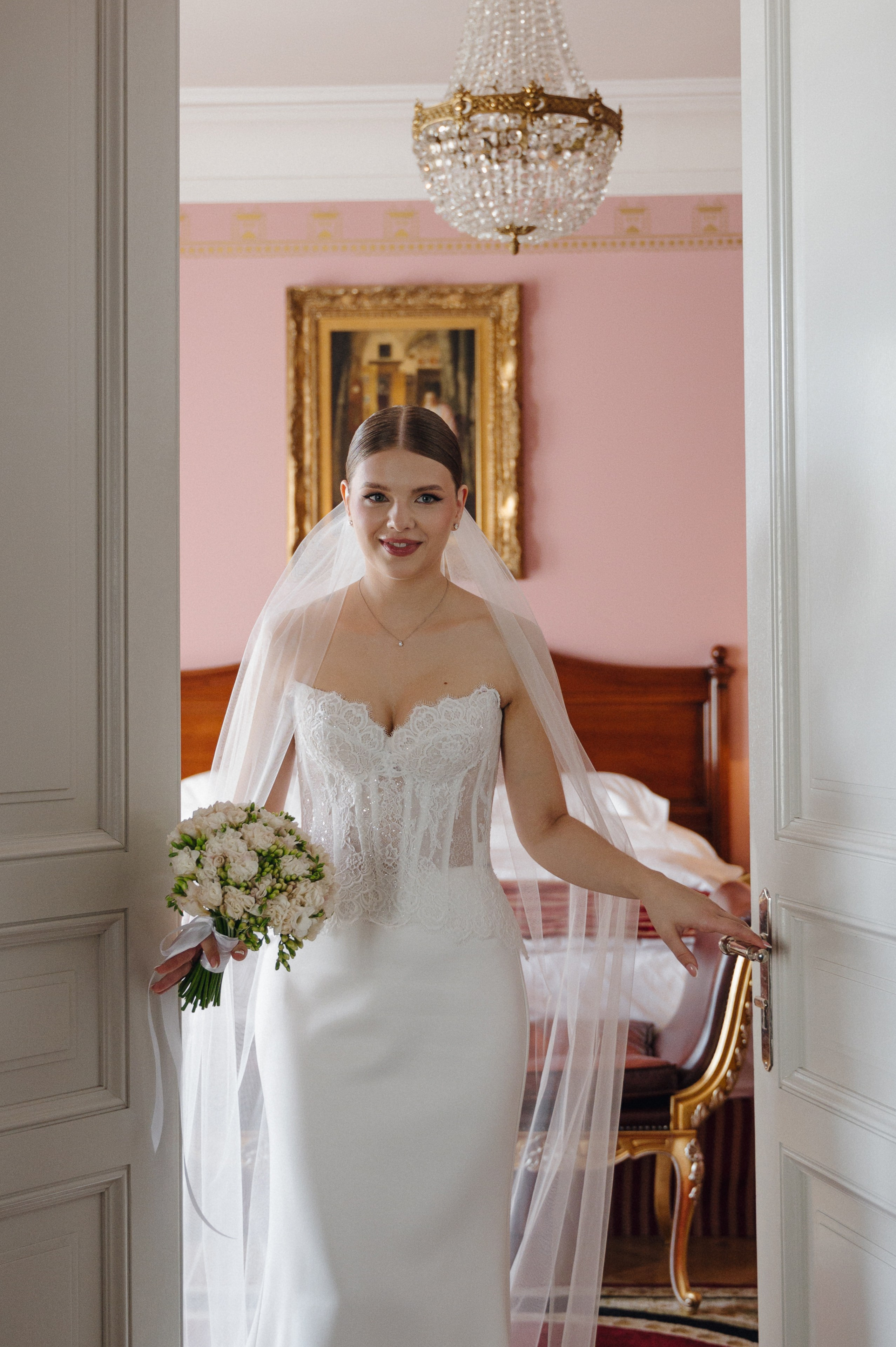 Дмитрий и Луиза. Гостиница Националь и ресторан Белуга. Свадебный фотограф Москва и Санкт-Петербург. Анастасия Чудина