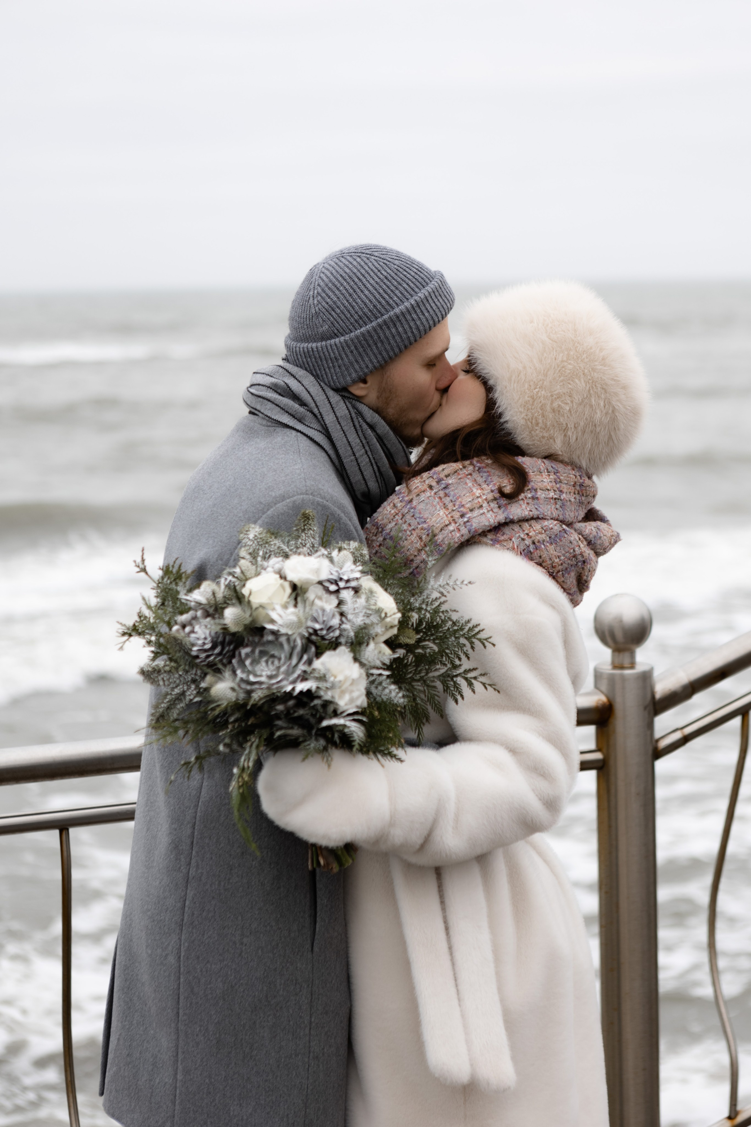 Свадебная фотосессия зимой. Свадебный фотограф Калининград