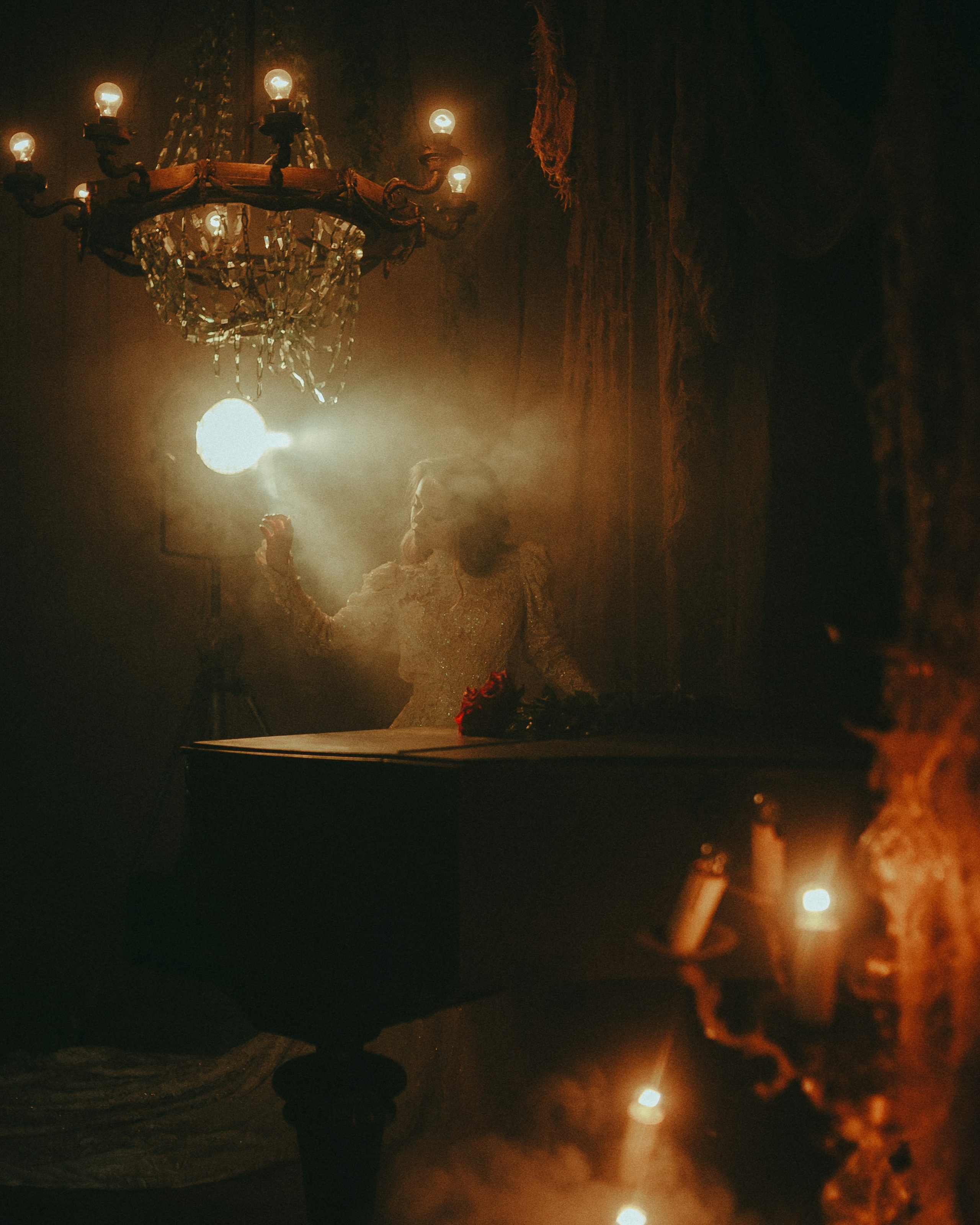 Москва. Заброшкнный театр. Алина. Фотограф Брянск