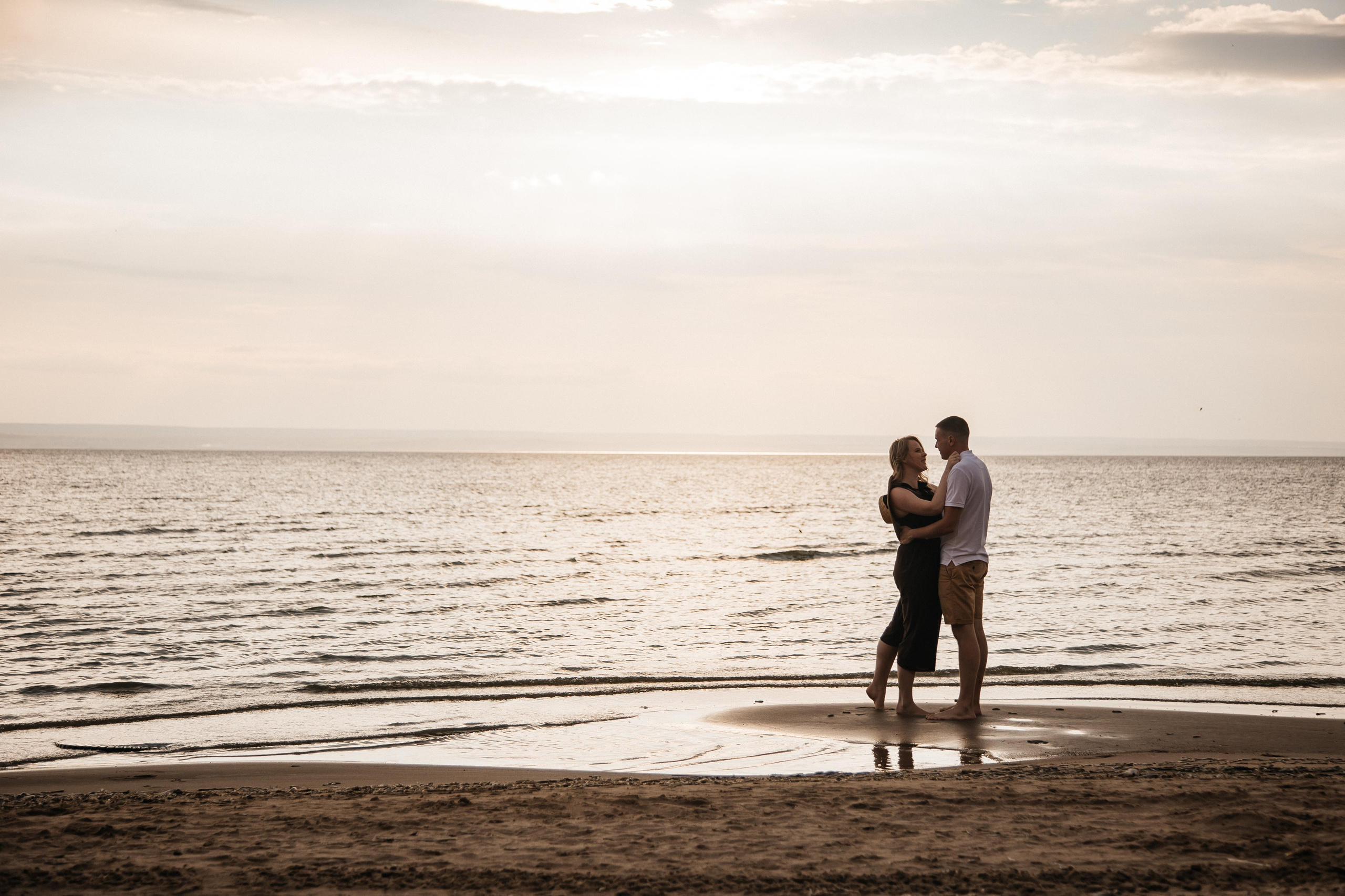 Love story «Sunset on the beach». Свадебные фотограф и видеограф Наталья и Анатолий Новиковы СПб