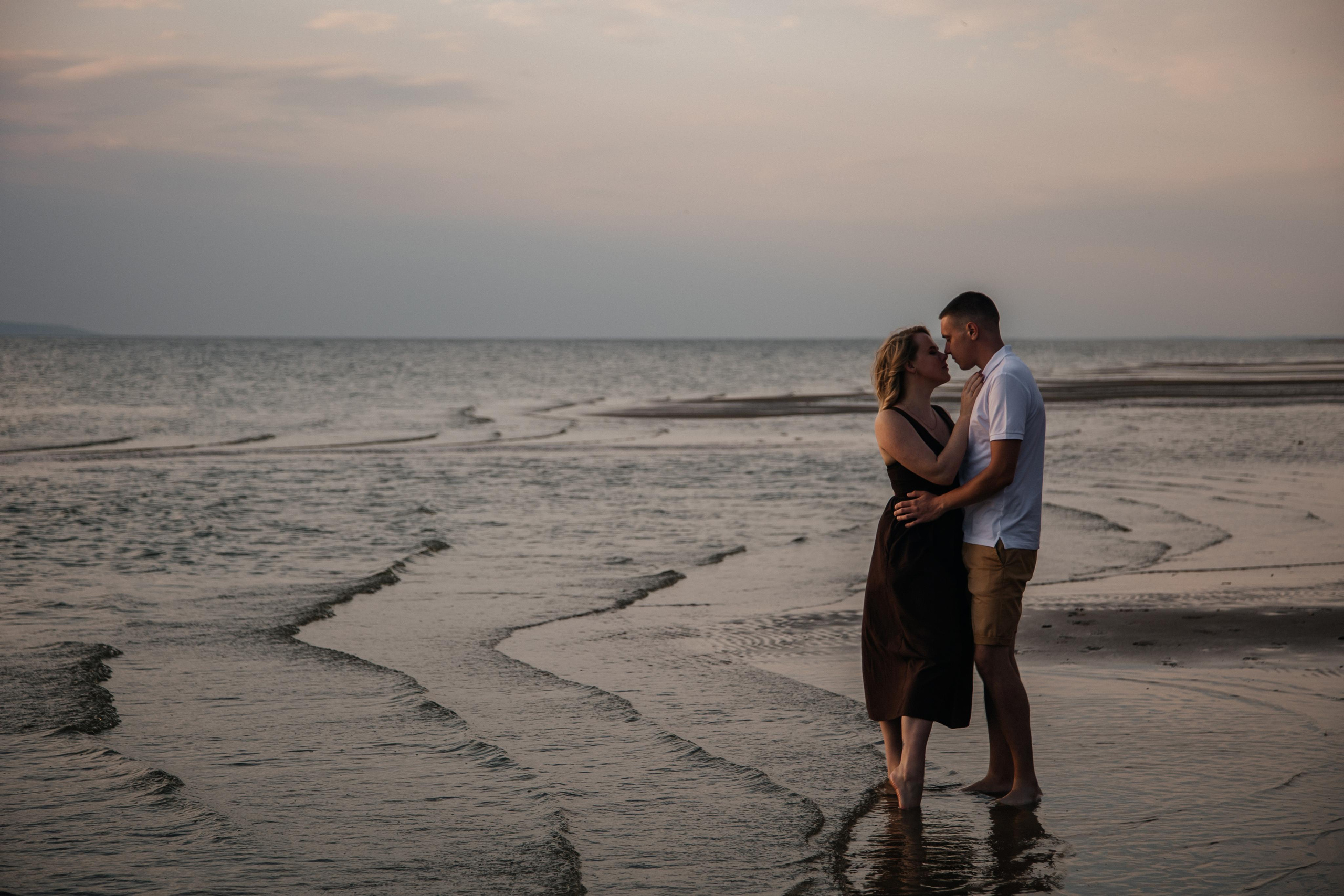 Love story «Sunset on the beach». Свадебные фотограф и видеограф Наталья и Анатолий Новиковы СПб