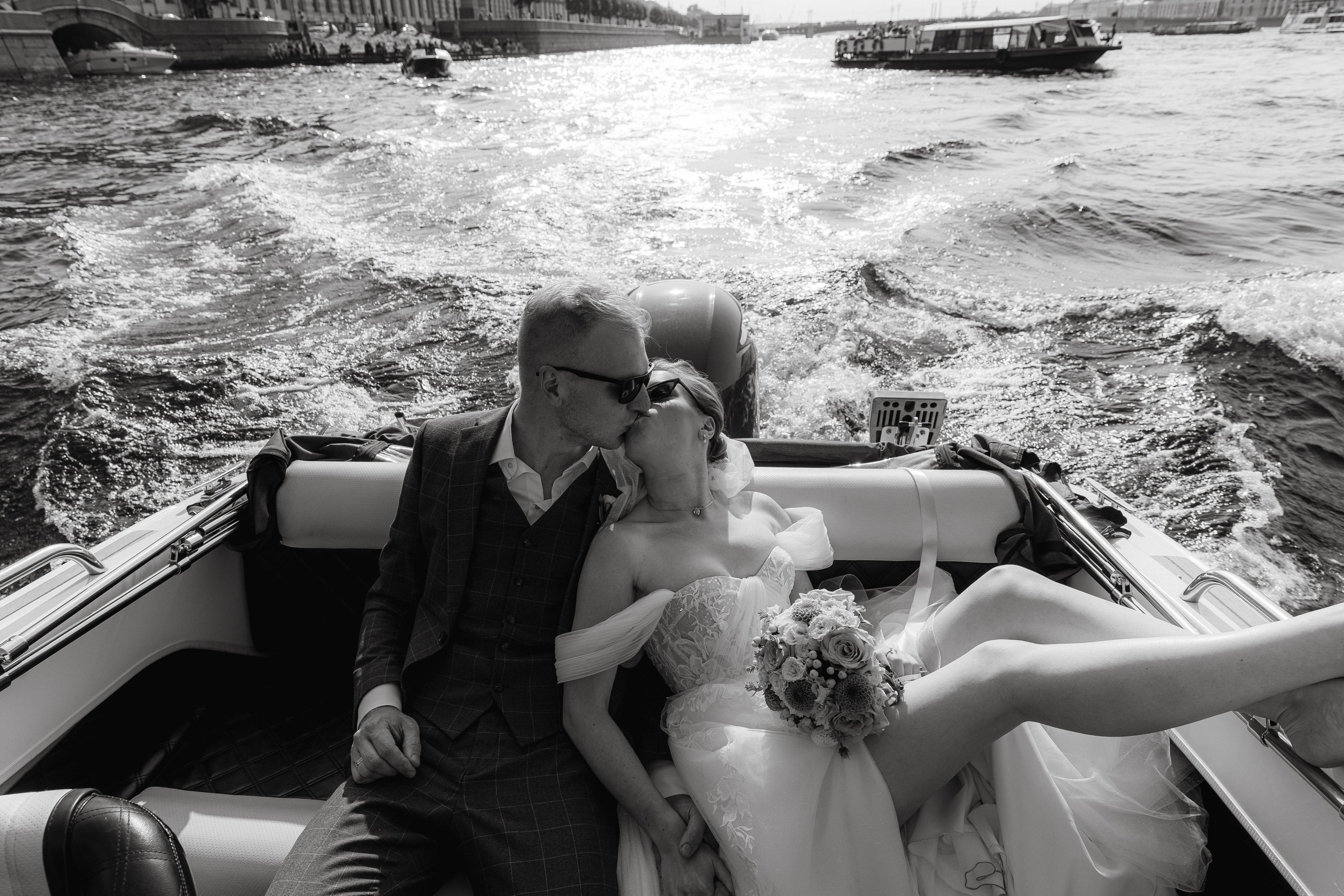 Wedding «In the heart of St.Petersburg». Свадебные фотограф и видеограф Наталья и Анатолий Новиковы СПб