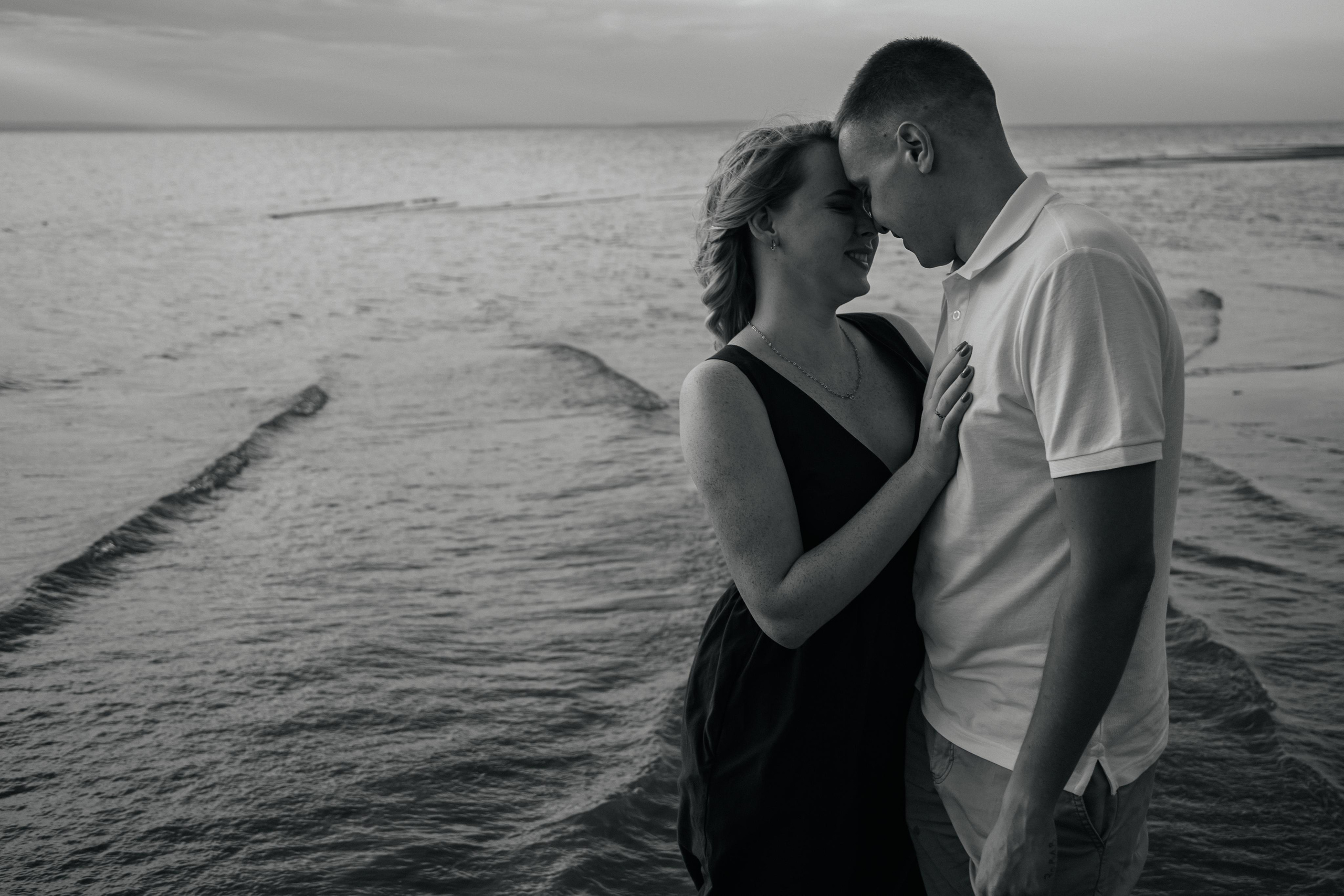 Love story «Sunset on the beach». Свадебные фотограф и видеограф Наталья и Анатолий Новиковы СПб