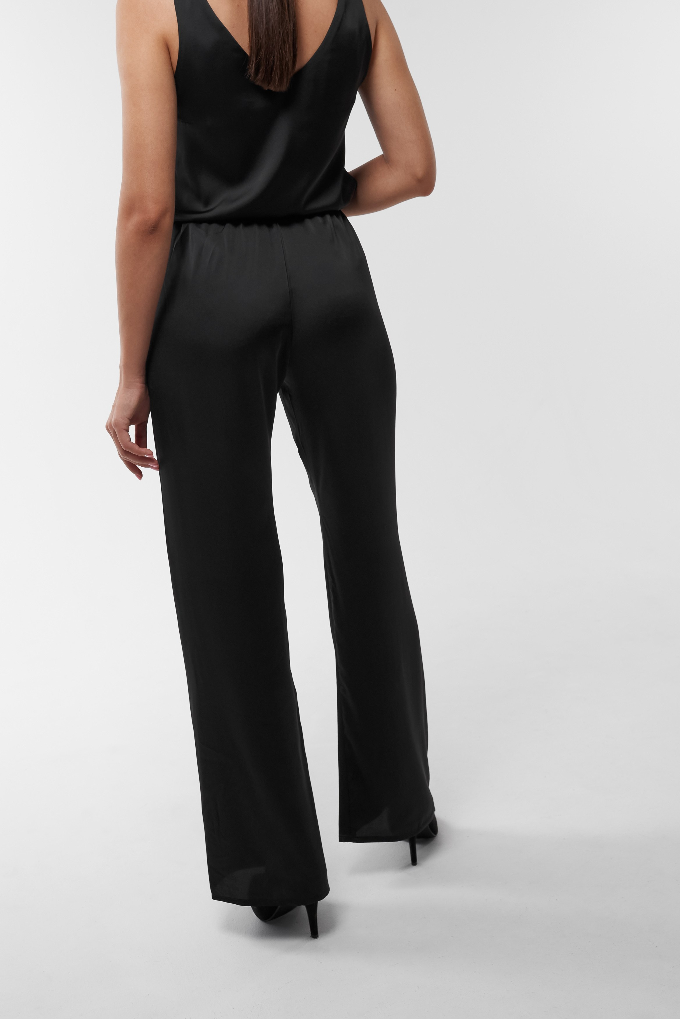 Одежда. Предметный фотограф, инфографика и видео в Санкт-Петербурге