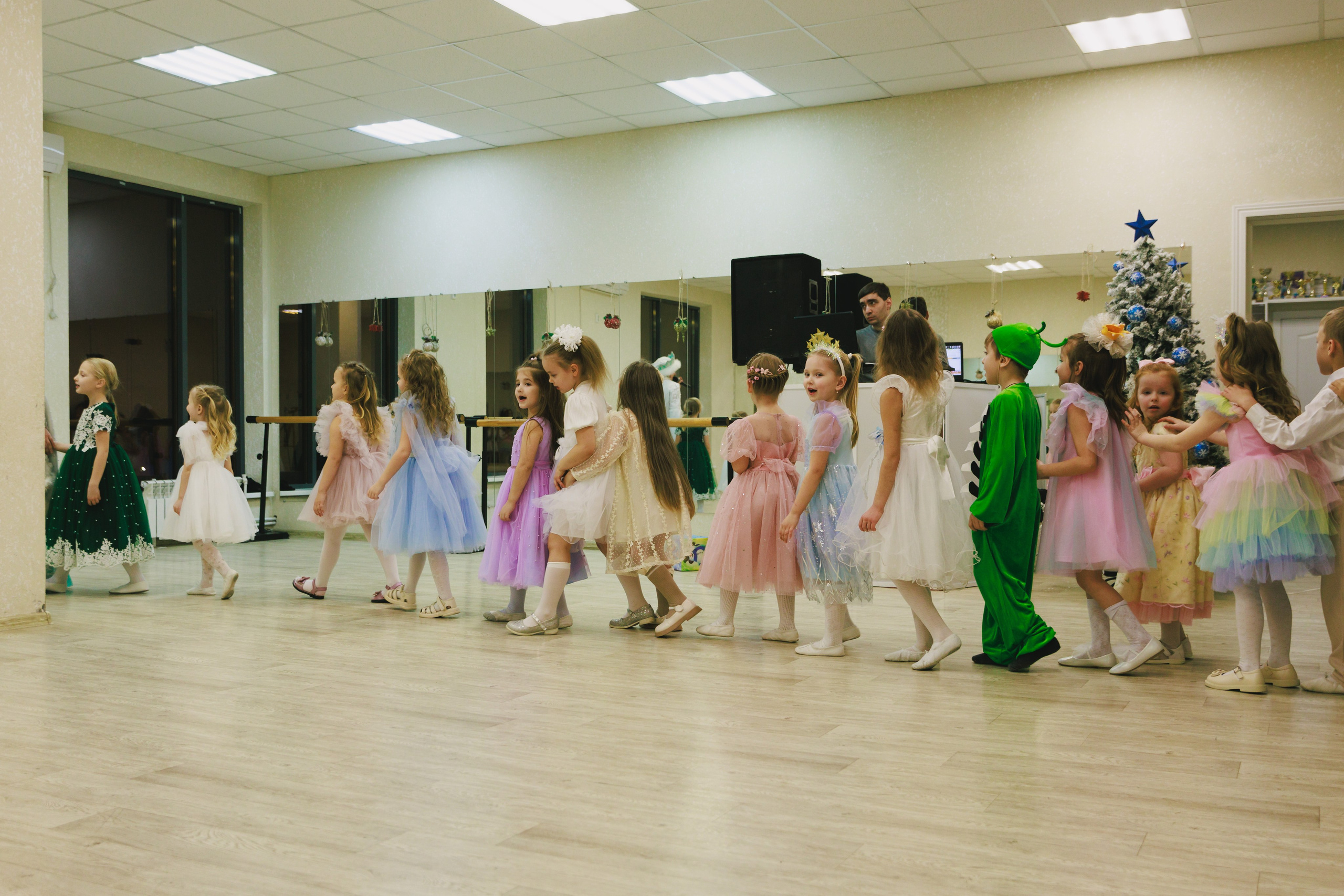 Новогодний утренник в детском танцевальном коллективе. Фотограф Воронеж, Новая Усмань Мария Бублик