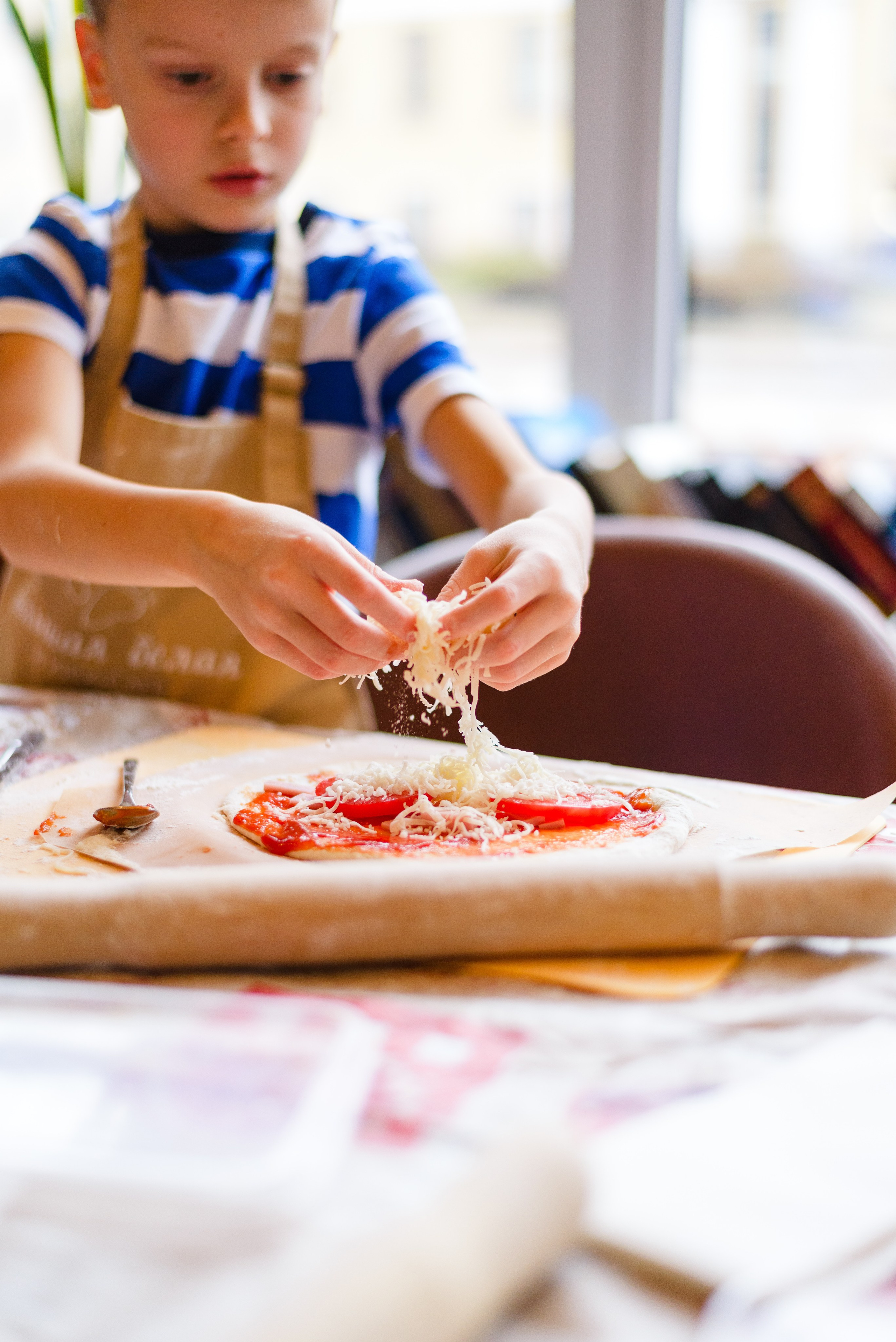 Детский мастер-класс по приготовлению пиццы. Портретный и репортажный фотограф в Санкт-Петербурге