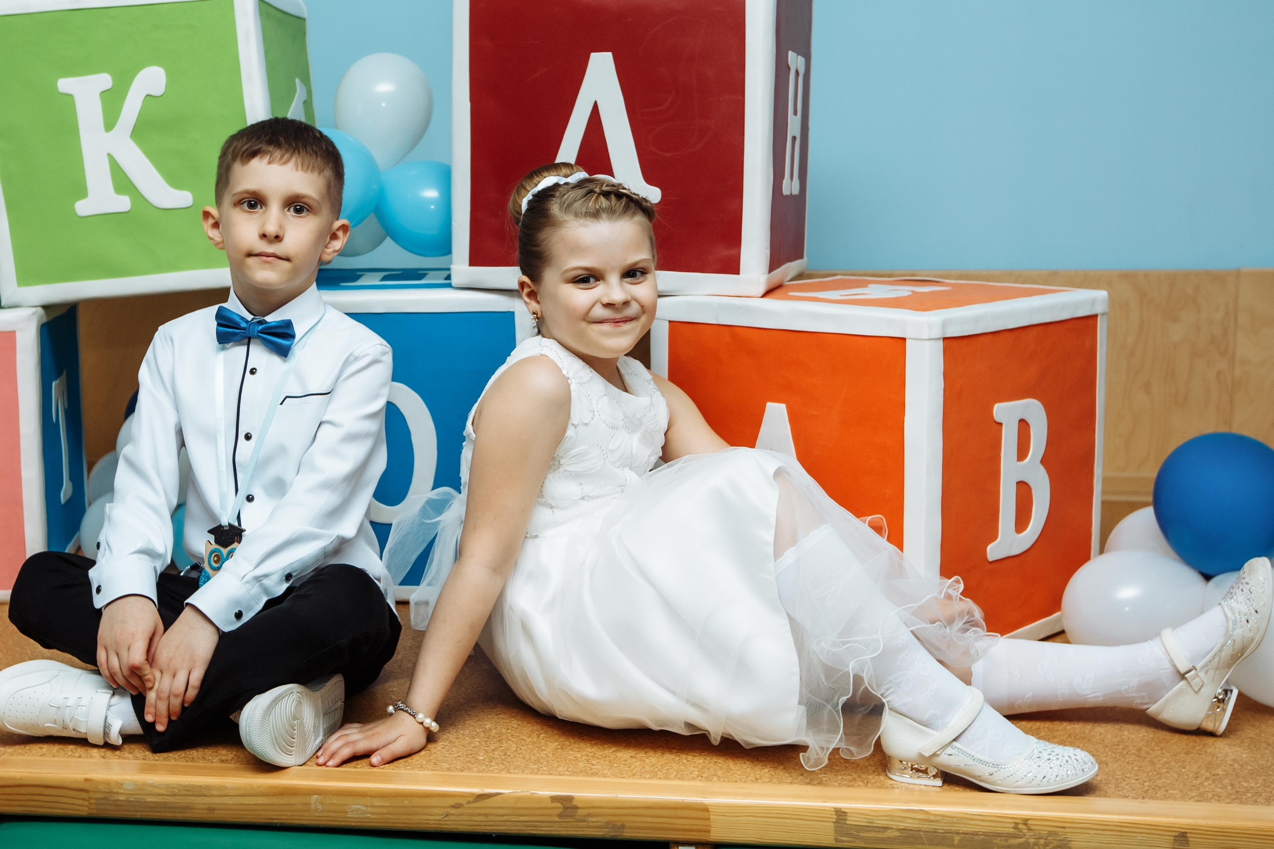 Фотограф в детский сад на выпускной, выгодно сразу приглашать оператора для съёмки фильма выпускной с интервью и клипом