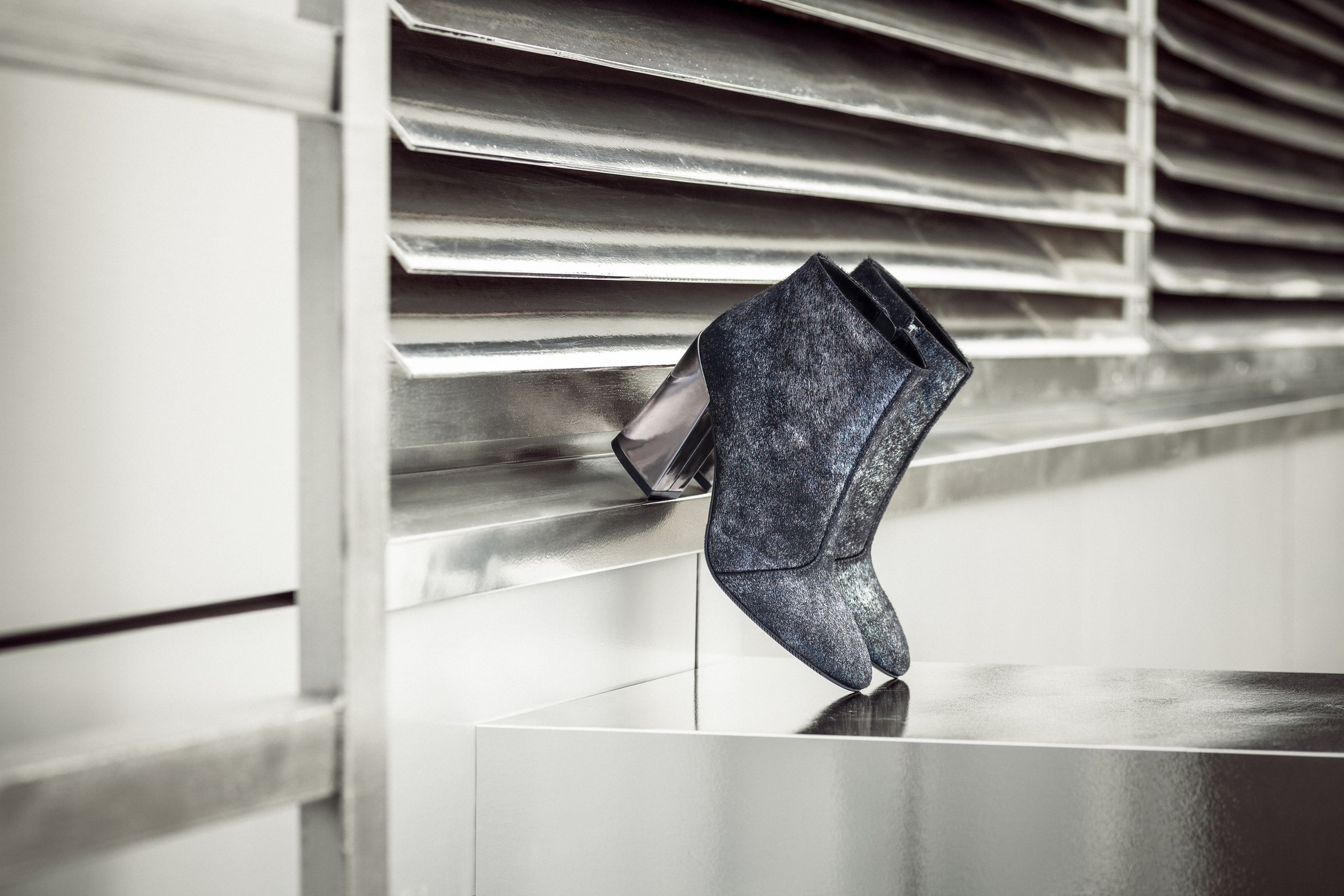 Обувь и аксессуары. Предметный фотограф. Москва. Продюсирование съемок, Set-design & пост-продакшн, E-commerce контент