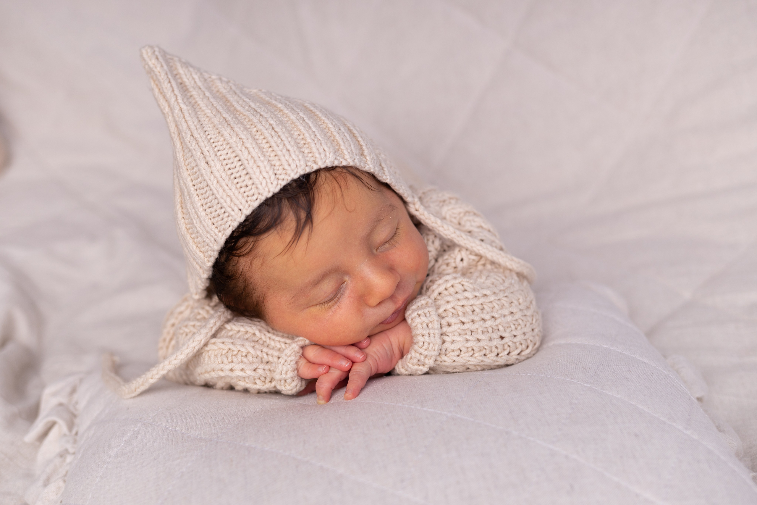 Newborn съемка в стиле Лайф. Фотограф новорожденных малышей в Омске и Омской области Эльвира Камаева