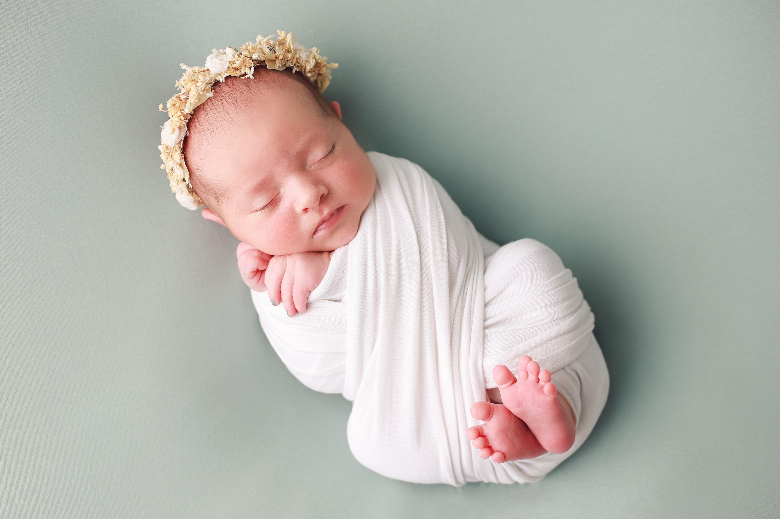 Мия. Фотограф новорожденных в г. Россошь Виктория Нечепуренко