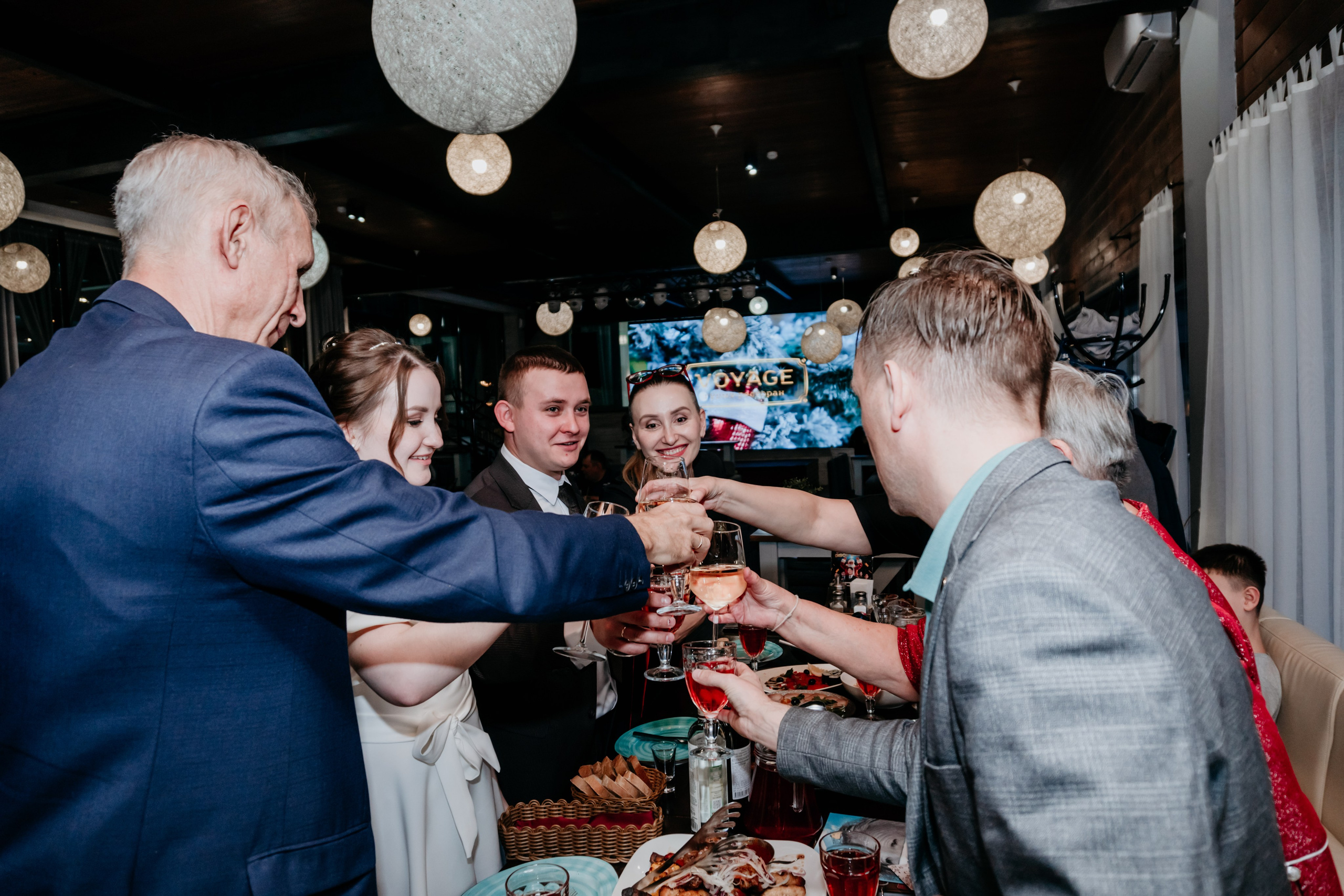 Свадебный банкет Артема и Дарьи. Ресторан «Вояж». Фотограф в Улан-Удэ. Свадебный фотограф в Улан-Удэ