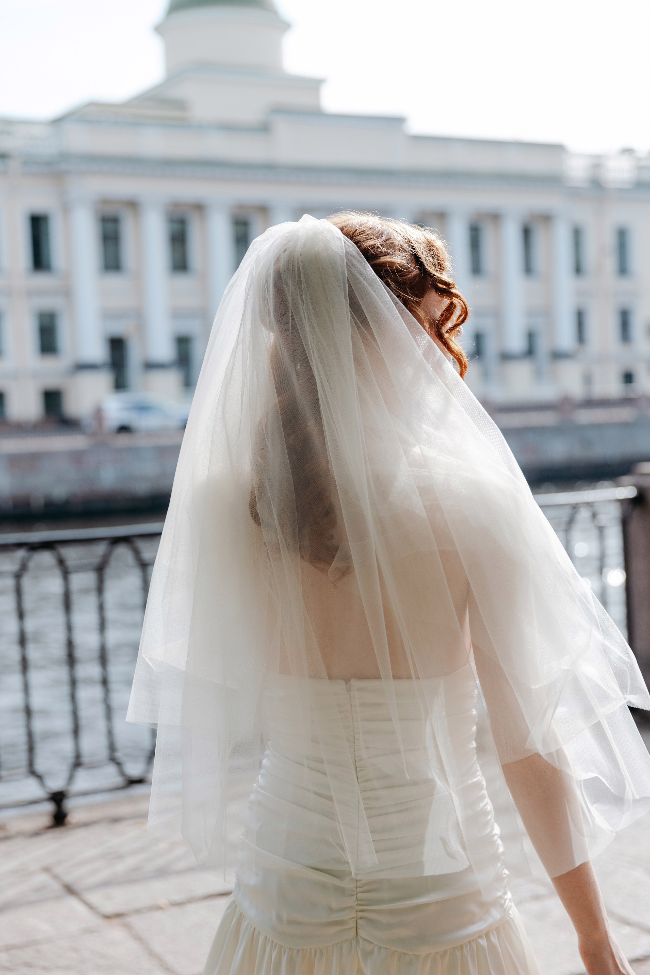 Кроме чувств, ничто не способно излечить душу, равно как ничто, кроме души, не способно излечить чувства. Свадебный фотограф в Санкт-Петербурге