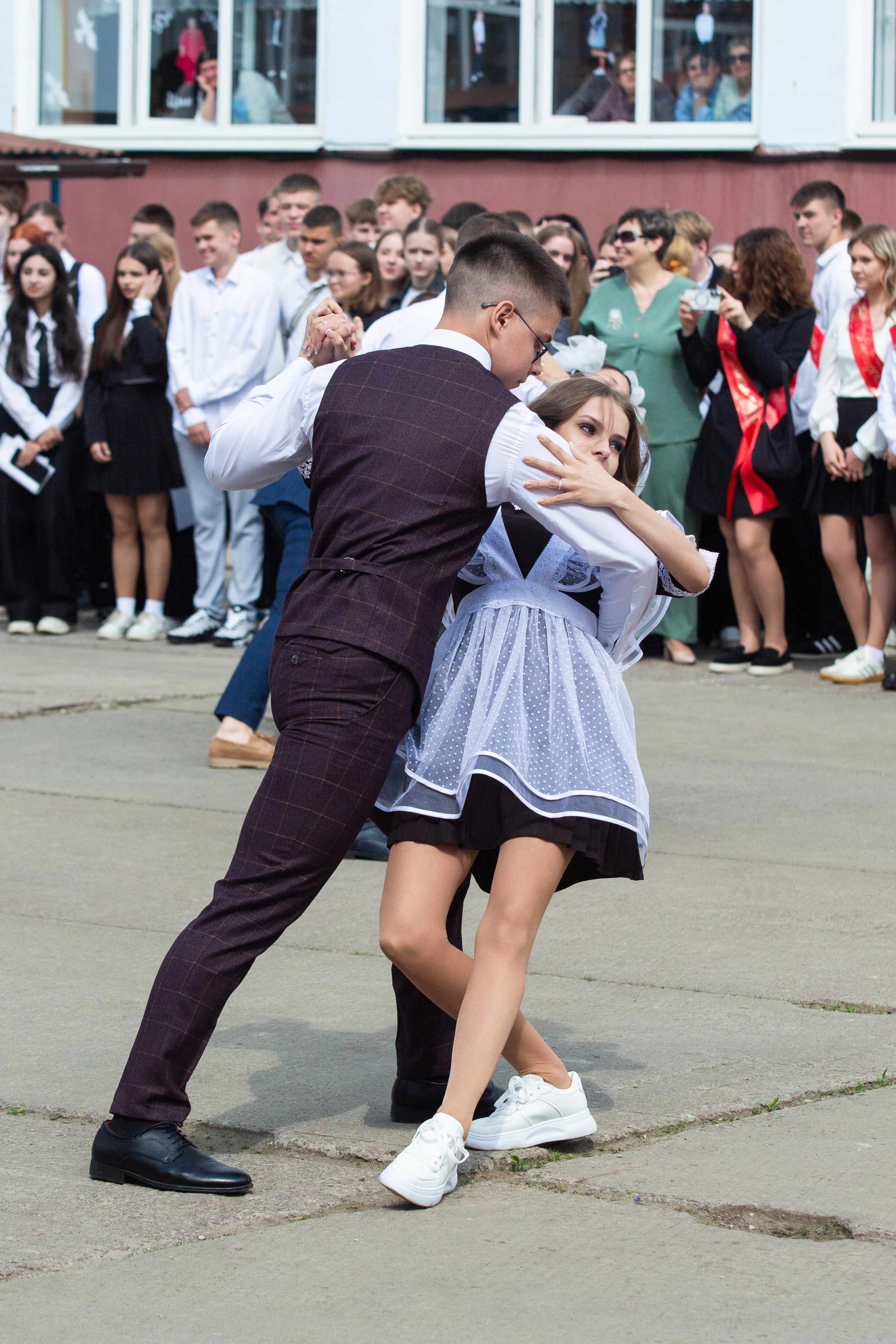 ПОСЛЕДНИЙ ЗВОНОК 2025 9 ШКОЛА. ТВОЙ АЛЬБОМ / ТВОИ ПРАВИЛА