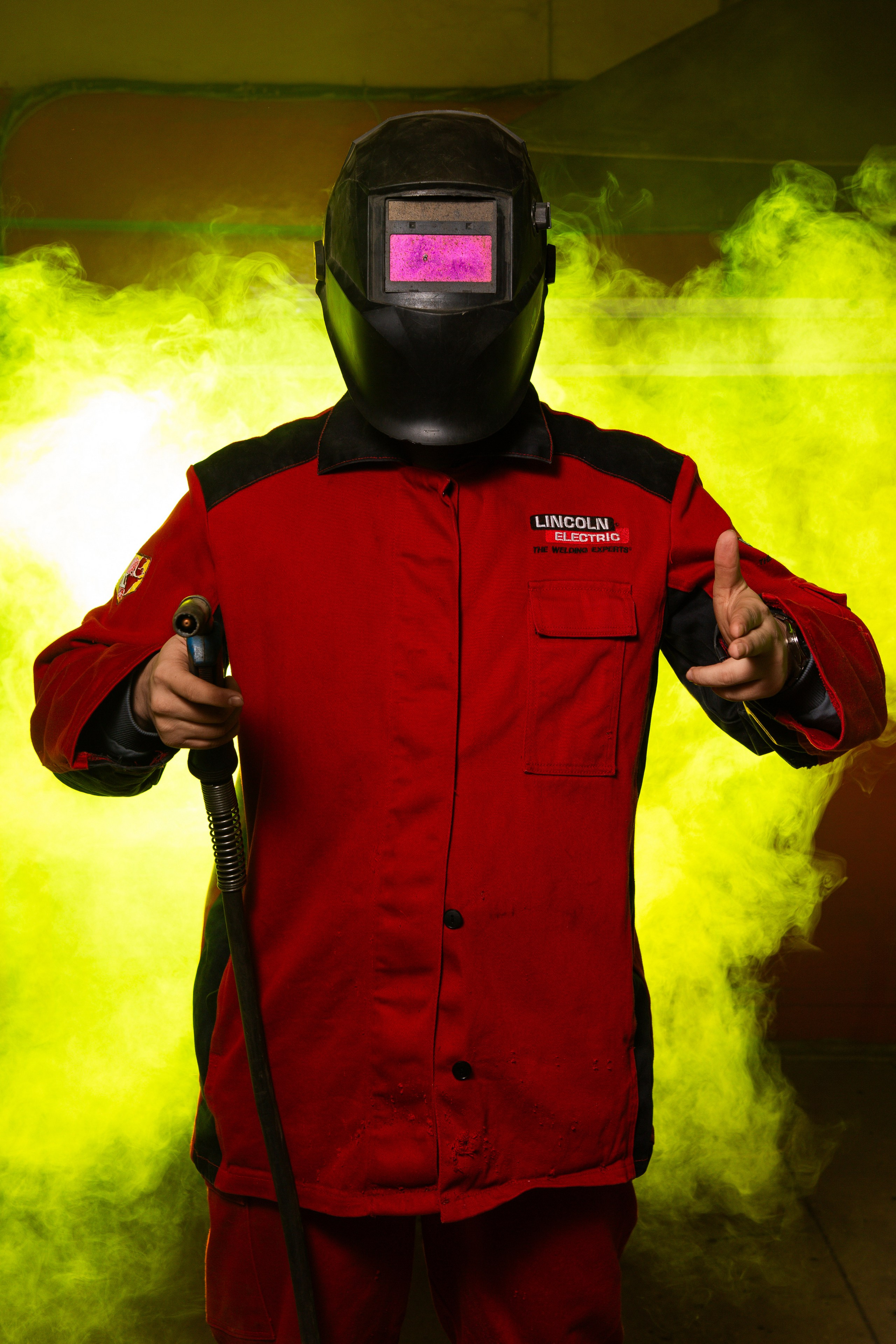 Портретная Фотосессия в Цеху для Выпускников Сварщиков | Твой Альбом Мценск. ТВОЙ АЛЬБОМ / ТВОИ ПРАВИЛА