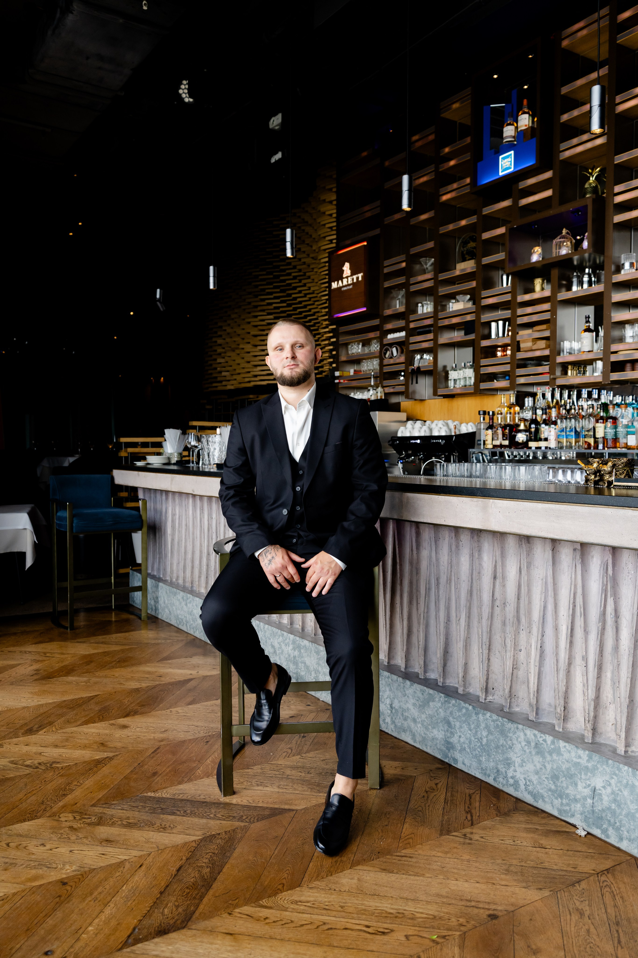 Жених Фотосессия в баре Москва