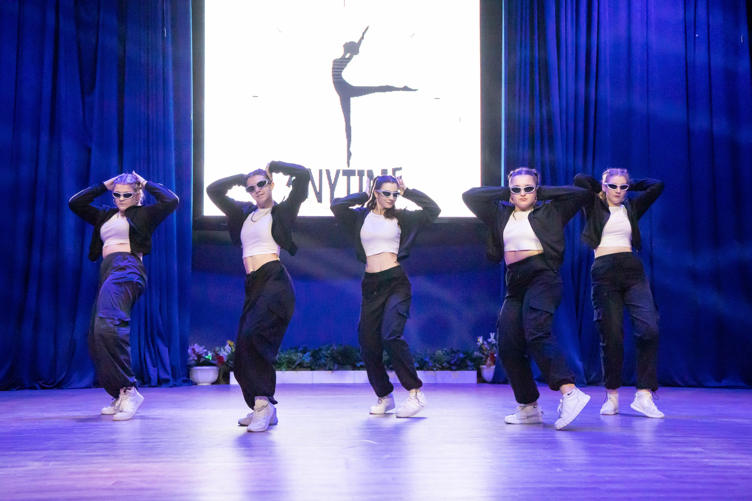 Танцевальное выступление. Свадебный фотограф в городе Подольск МО и Москва Крылова Ирина