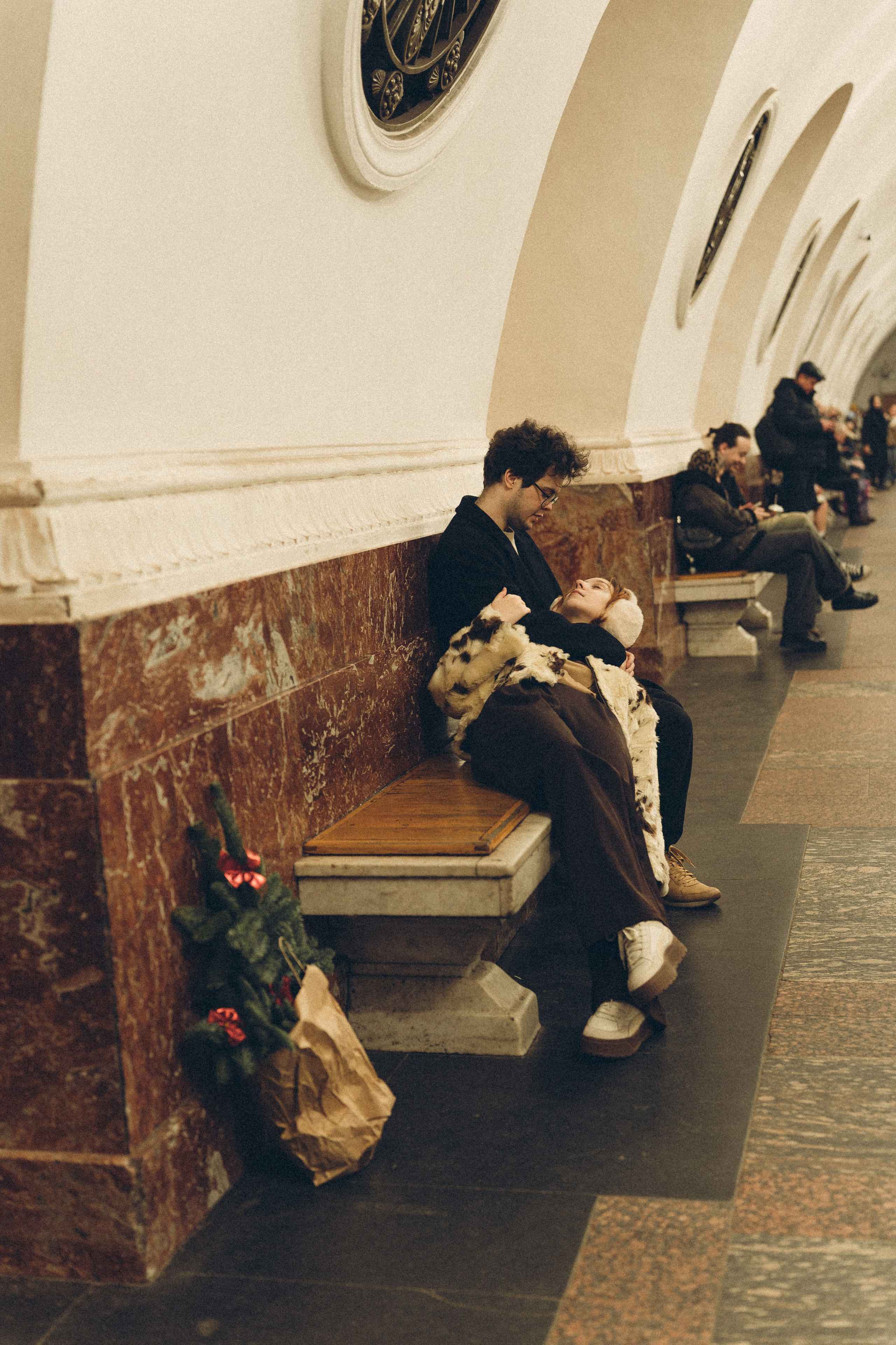 НОВОГОДНЯЯ ФОТОСЕСИИЯ ПАРЫ В МЕТРО ЛЮБОВЬ. Профессиональный фотограф, Санкт-Петербург — Виктория Богомолова