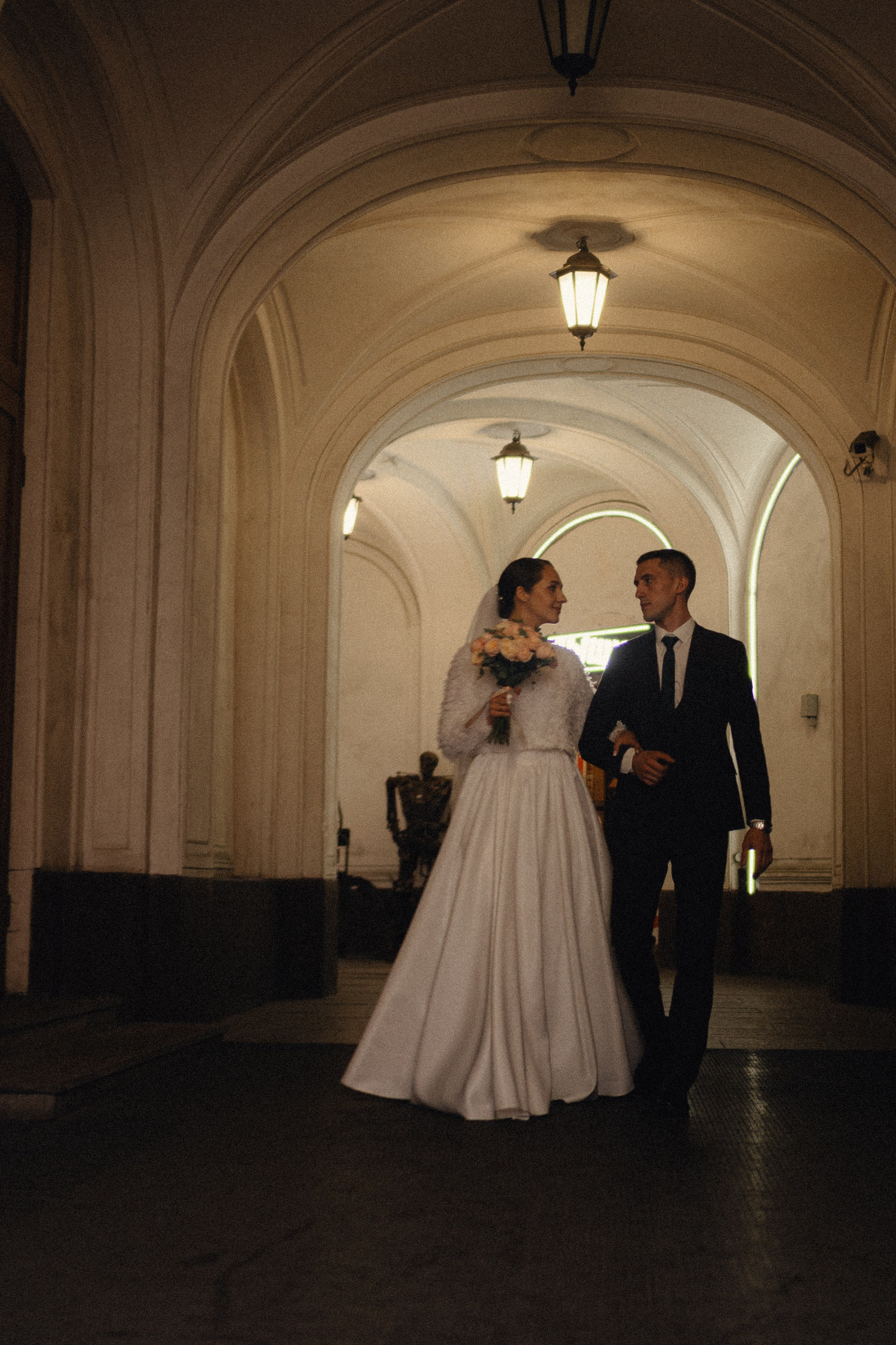 СВАДЕБНАЯ ПРОГУЛКА В САНТК-ПЕТЕРБУРГЕ (ИСАКИЕВСКИЙ СОБОР, ЗИМНЯЯ КАНАВКА, ЭРМИТАЖ И БОЛЬШАЯ МОРСКАЯ УЛИЦА). Профессиональный фотограф, Санкт-Петербург — Виктория Богомолова