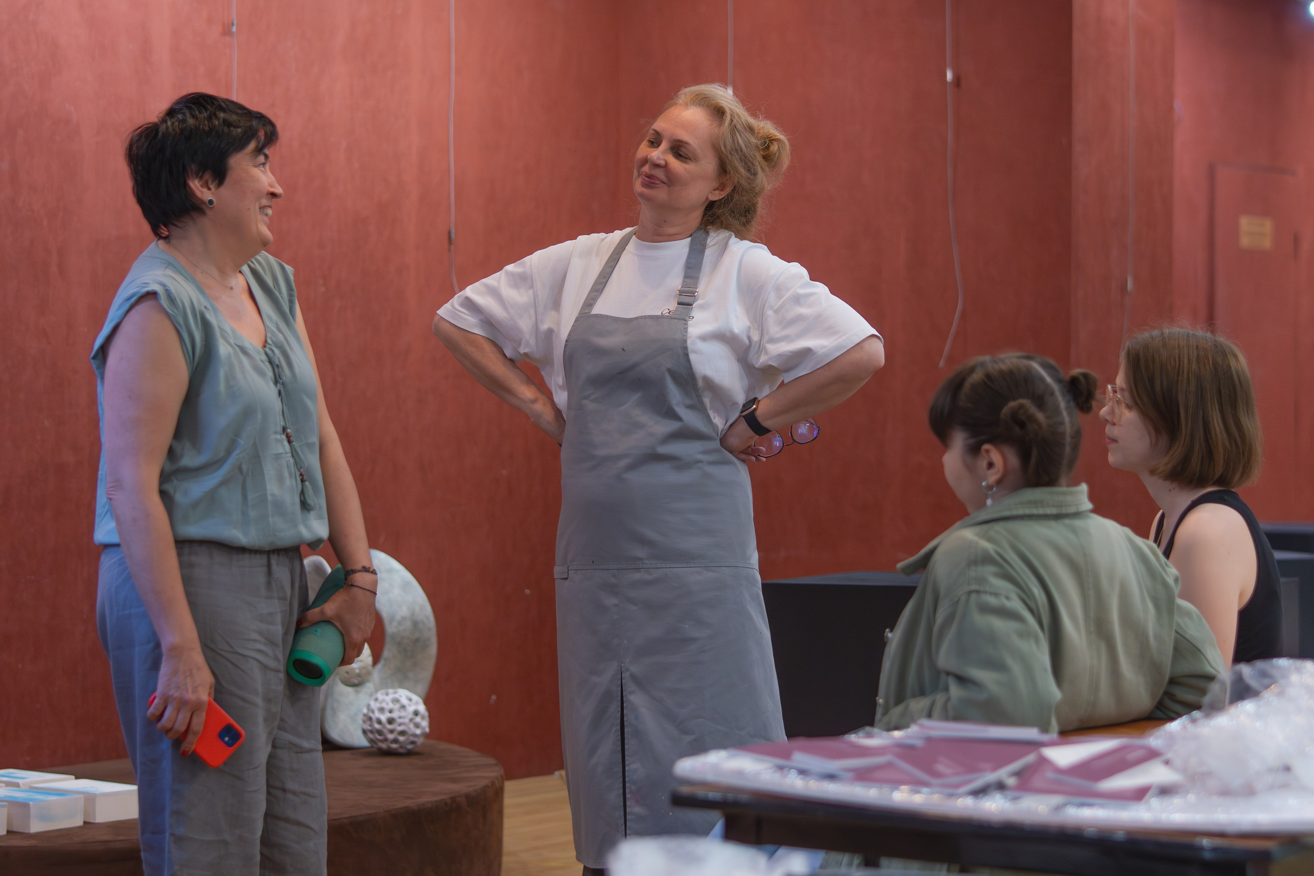 Монтаж выставки «10 из 10». Фотохудожник Москва